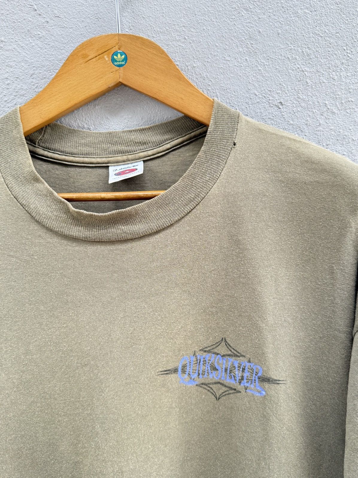 West Coast Choppers Thrashed Vintage 90s Quiksilver Surf Rare Logo Sun Faded Tee Size US XL / EU 56 / 4 - 8 Thumbnail