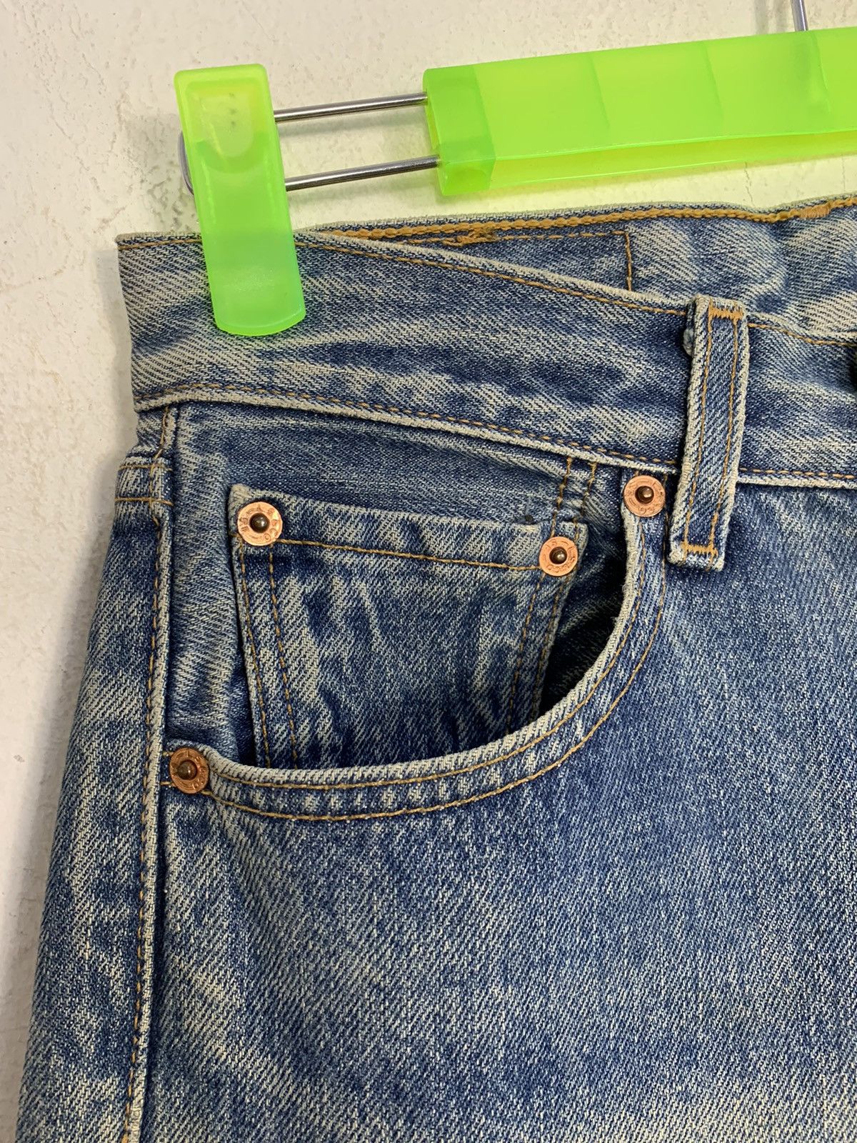 Levi's Vintage Clothing 90s Levi’s Strauss Lot 501 Buttonfly Denim Beauty Fade Size 26" / US 2 / IT 38 - 6 Thumbnail