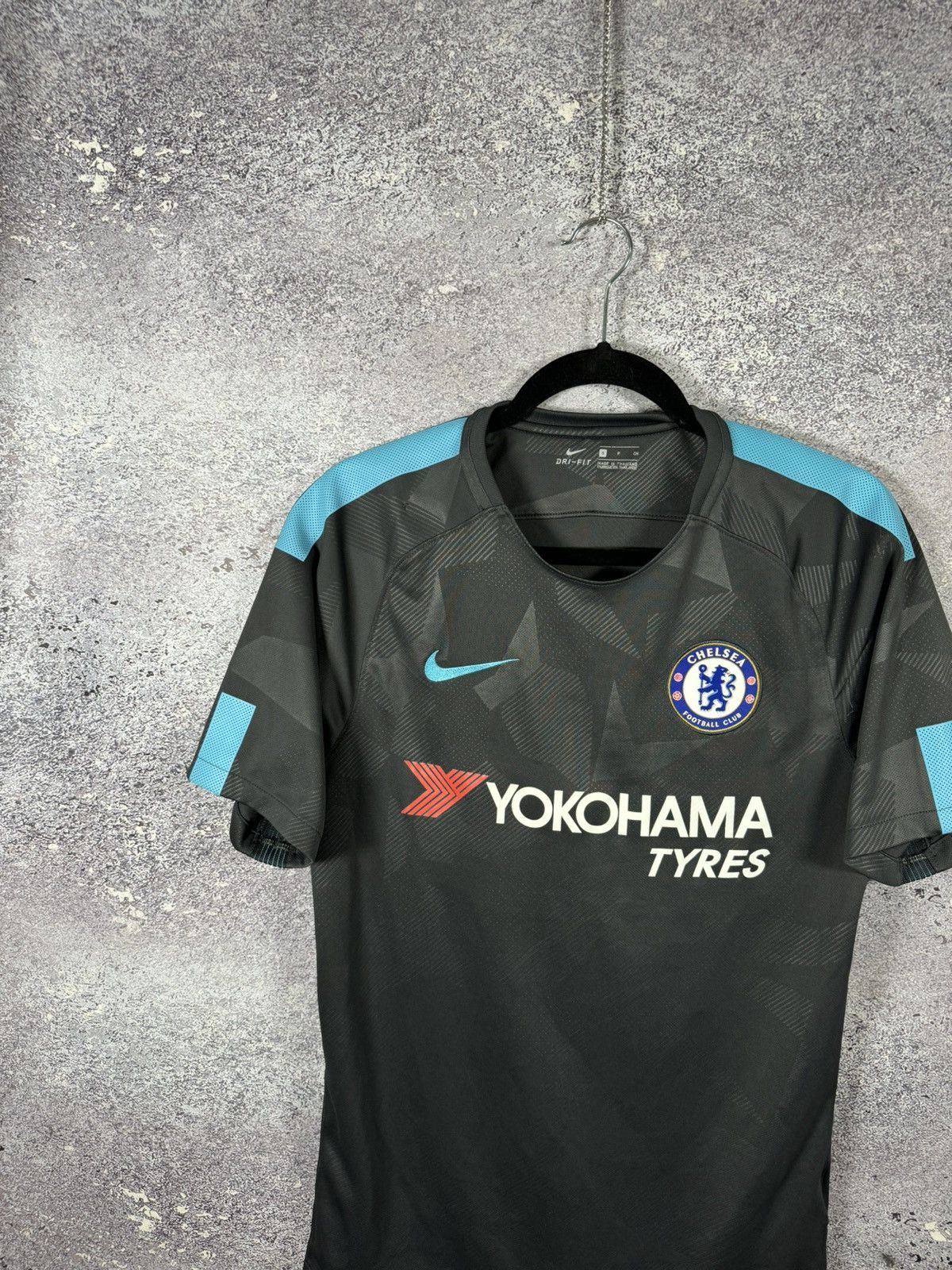 Chelsea Soccer × Nike × Vintage Vintage Chelsea 2017/18 Third Nike Jersey Blokcore Small Size US S / EU 44-46 / 1 - 3 Thumbnail
