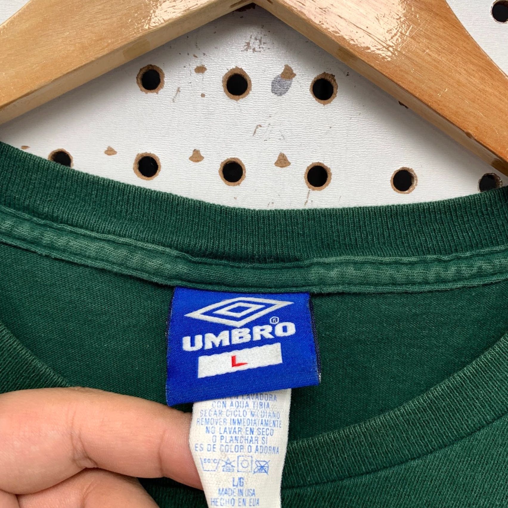 Umbro VINTAGE Umbro T-Shirt Mens Large Green 90s Single Stitch Made USA Shirt Mens Large Green 90s Umbro T Shirt Green 1990s United States Size US L / EU 52-54 / 3 - 3 Thumbnail
