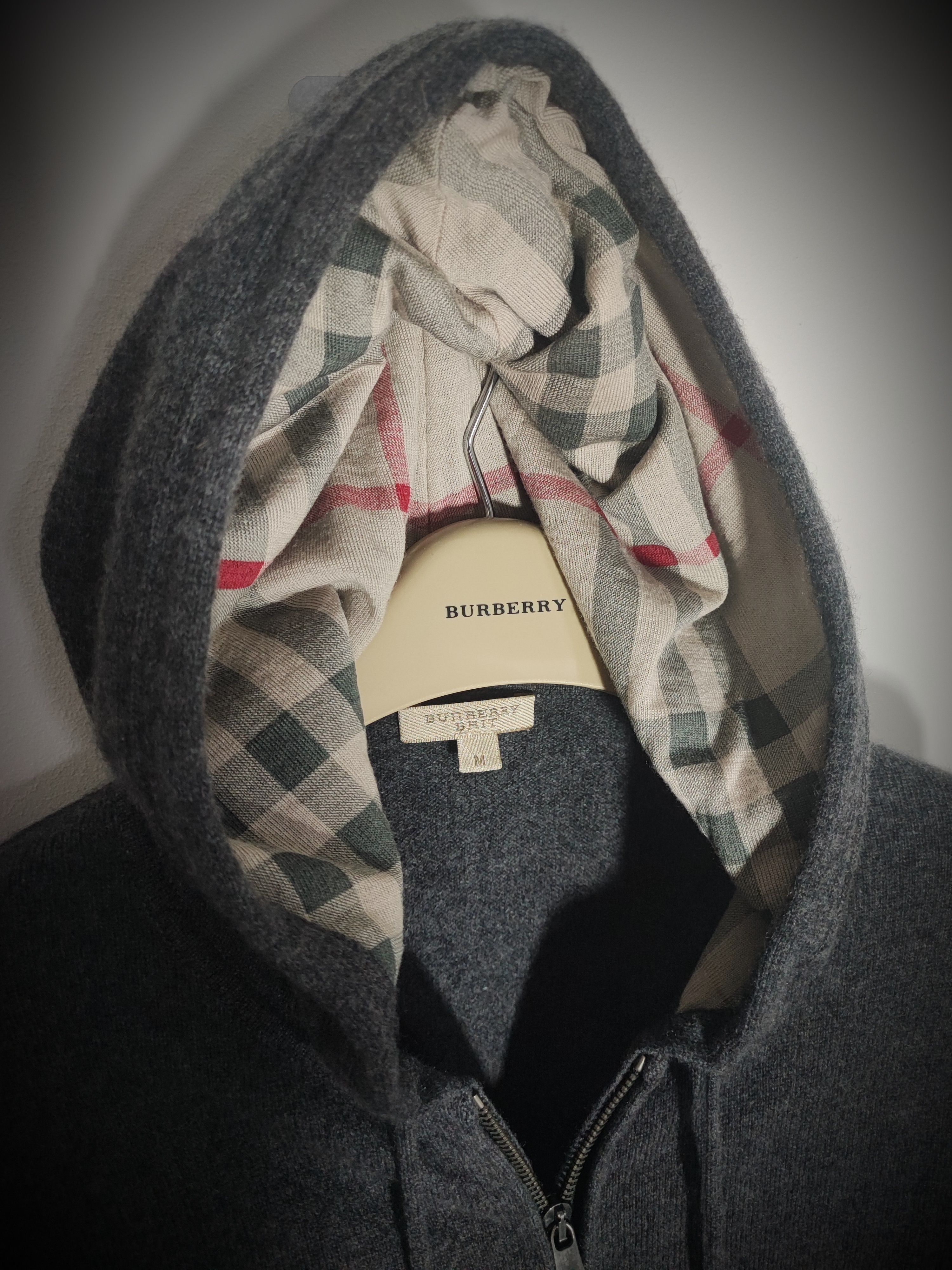 Burberry 🔥Hooded Burberry Vest Size M 100% Cashmere🔥 Size US M / EU 48-50 / 2 - 2 Thumbnail