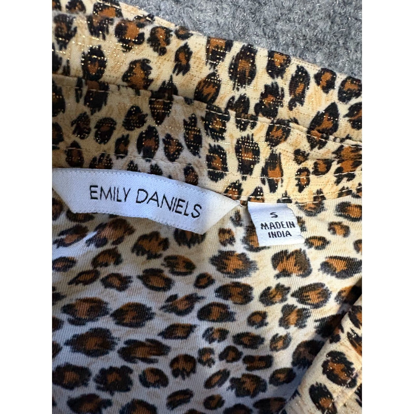 Vintage Emily Daniels Top Womens Small Leopard Animal Print Button Up Shirt 3/4 Sleeve Size S / US 4 / IT 40 - 3 Thumbnail