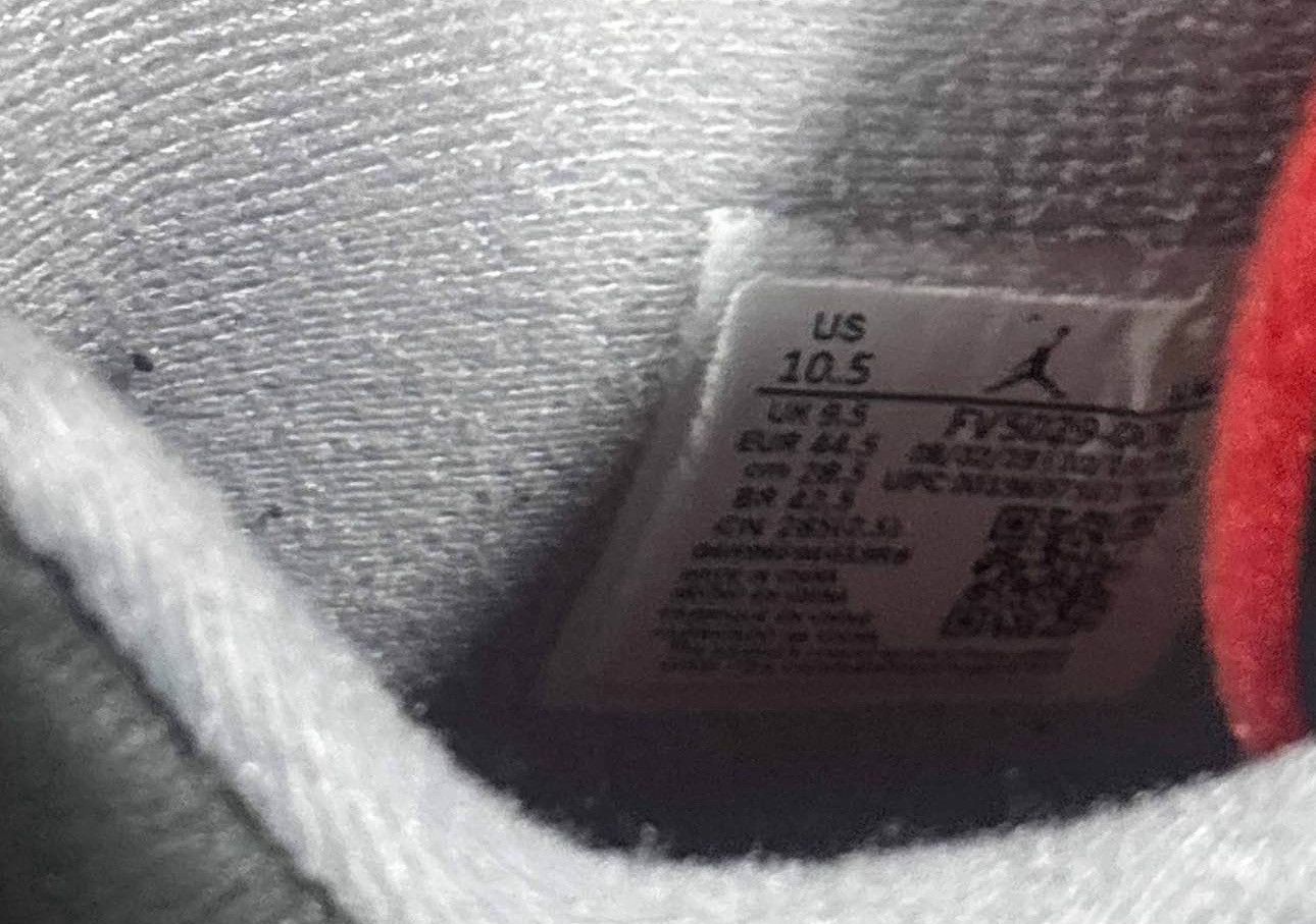 Jordan Brand Air Jordan Retro 4s Size US 10.5 / EU 43-44 - 4 Thumbnail