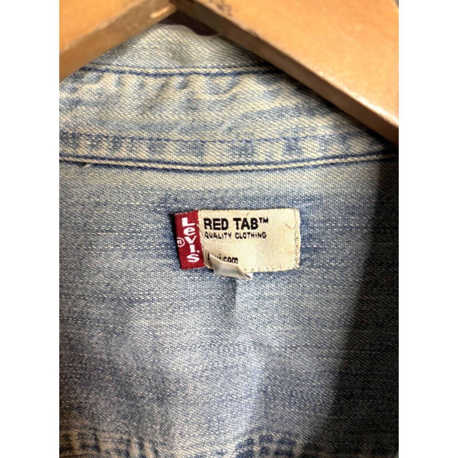 Levi's VINTAGE Levi's Denim Shirt Mens Large Light Wash Button-Down Long Sleeve Red Tab Casual Size US L / EU 52-54 / 3 - 3 Thumbnail