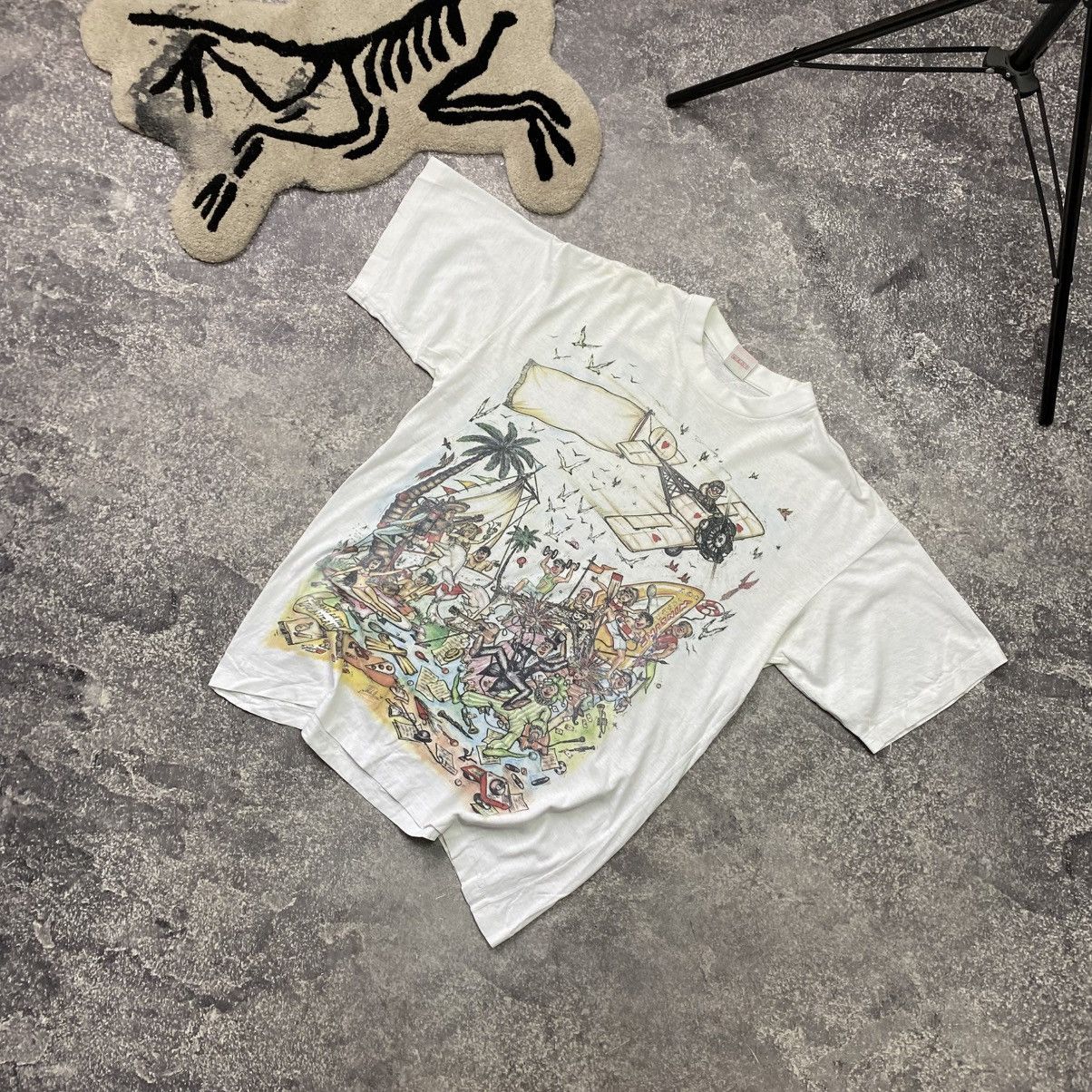Vintage Vintage Designer Graphic Art Big Logo Streetwear 90’s tee Size US L / EU 52-54 / 3 - 1 Thumbnail