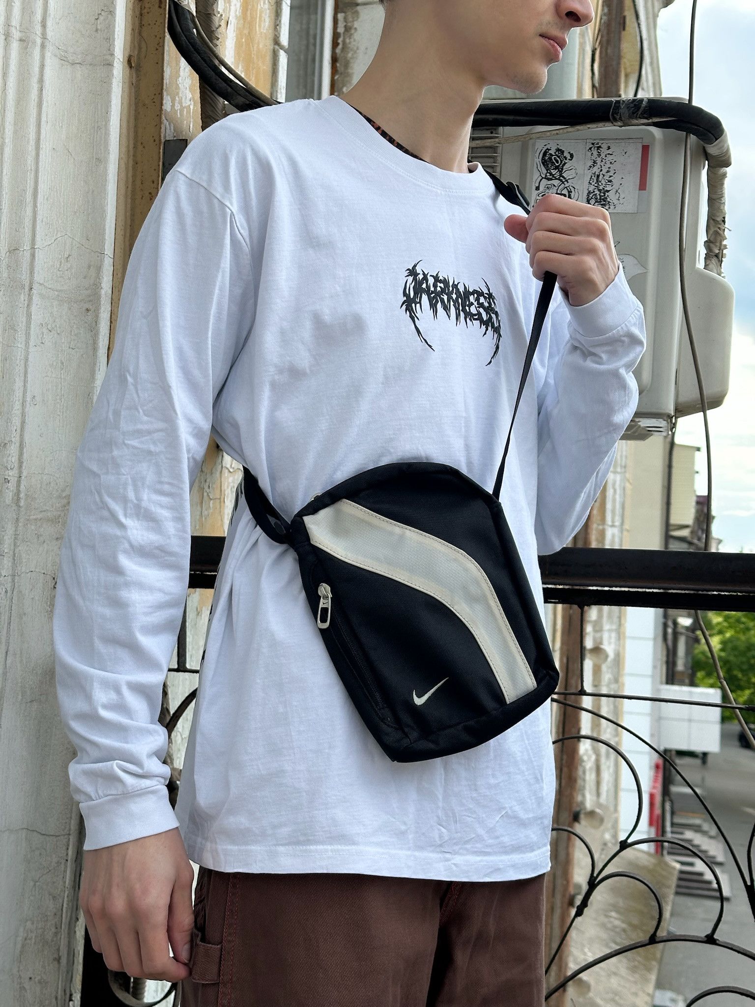 Nike Vintage Nike Crossbody Messenger Bag Size ONE SIZE - 4 Thumbnail