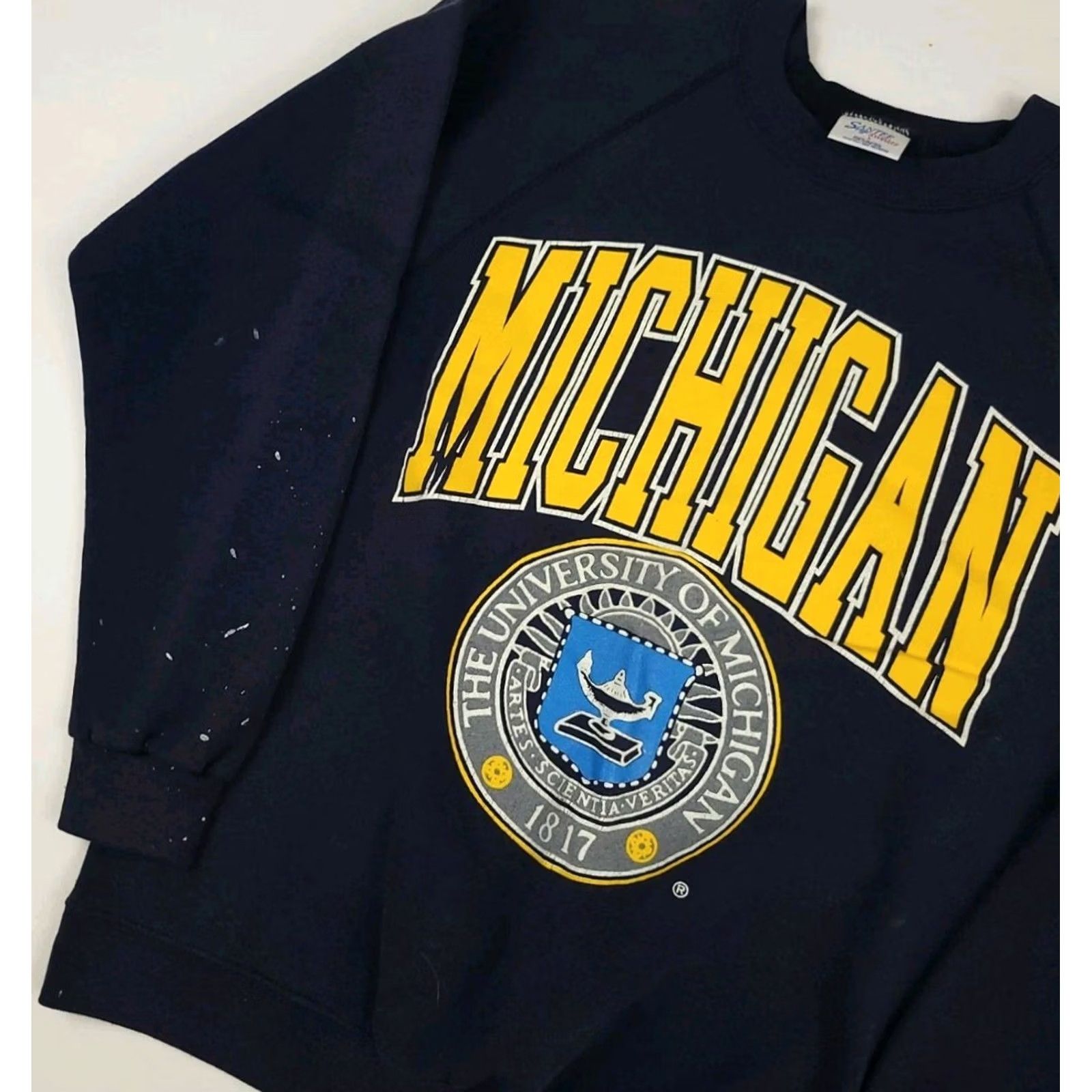 Vintage VINTAGE University Michigan Wolverines Sweatshirt 90s Raglan Print FADED PAINT Size US M / EU 48-50 / 2 - 2 Thumbnail