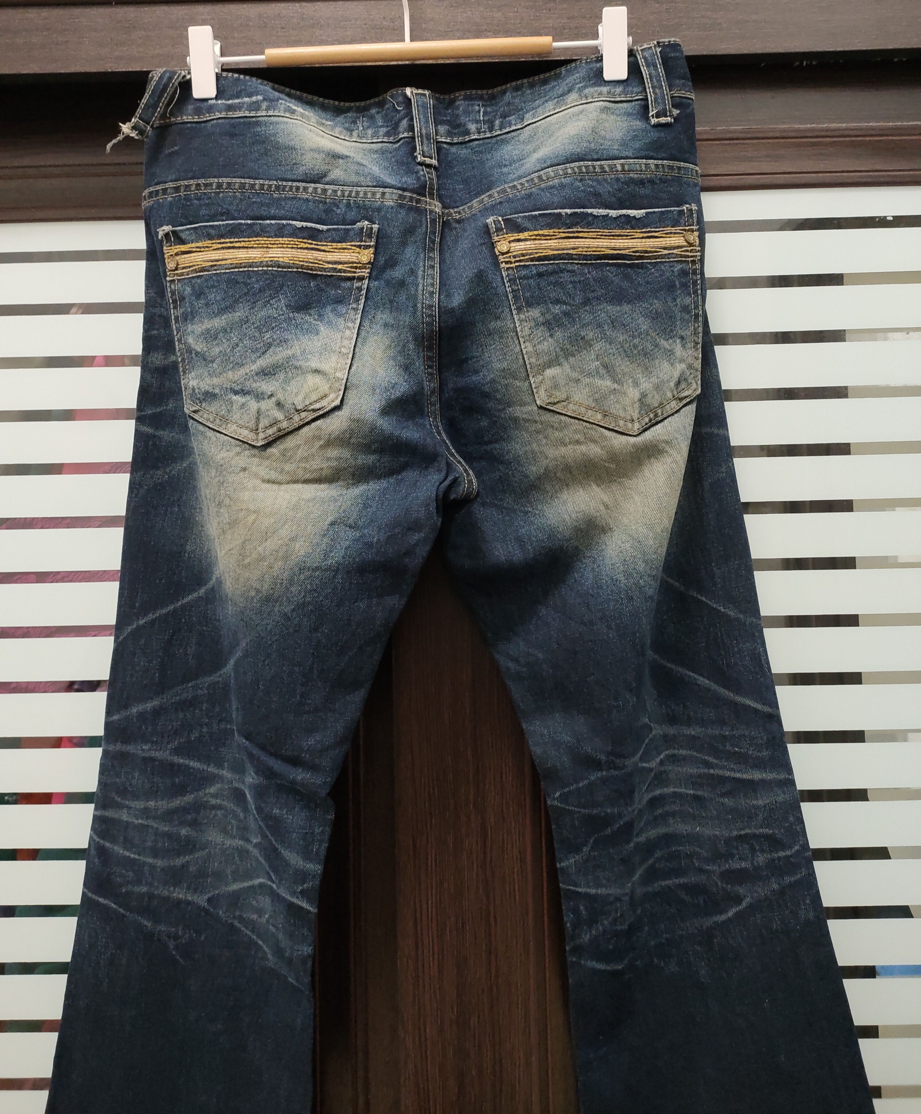 Japanese Brand 💥 Nice Distressed Freestyle Flared Wim Denim 💥 Size US 33 - 6 Thumbnail