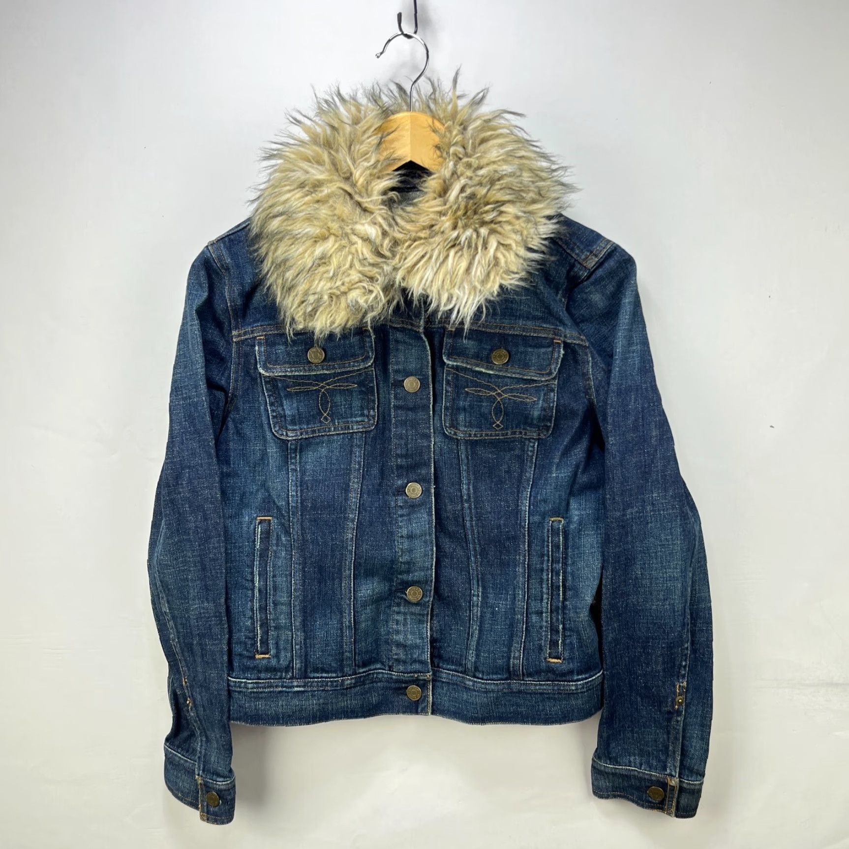 Levi's Vintage Lauren Ralph Lauren Denim Jean Jacket Women's L Blue Sports Basic Jacket Mens? Girls? Wait. Size 36" / US 14 / IT 50 - 2 Thumbnail