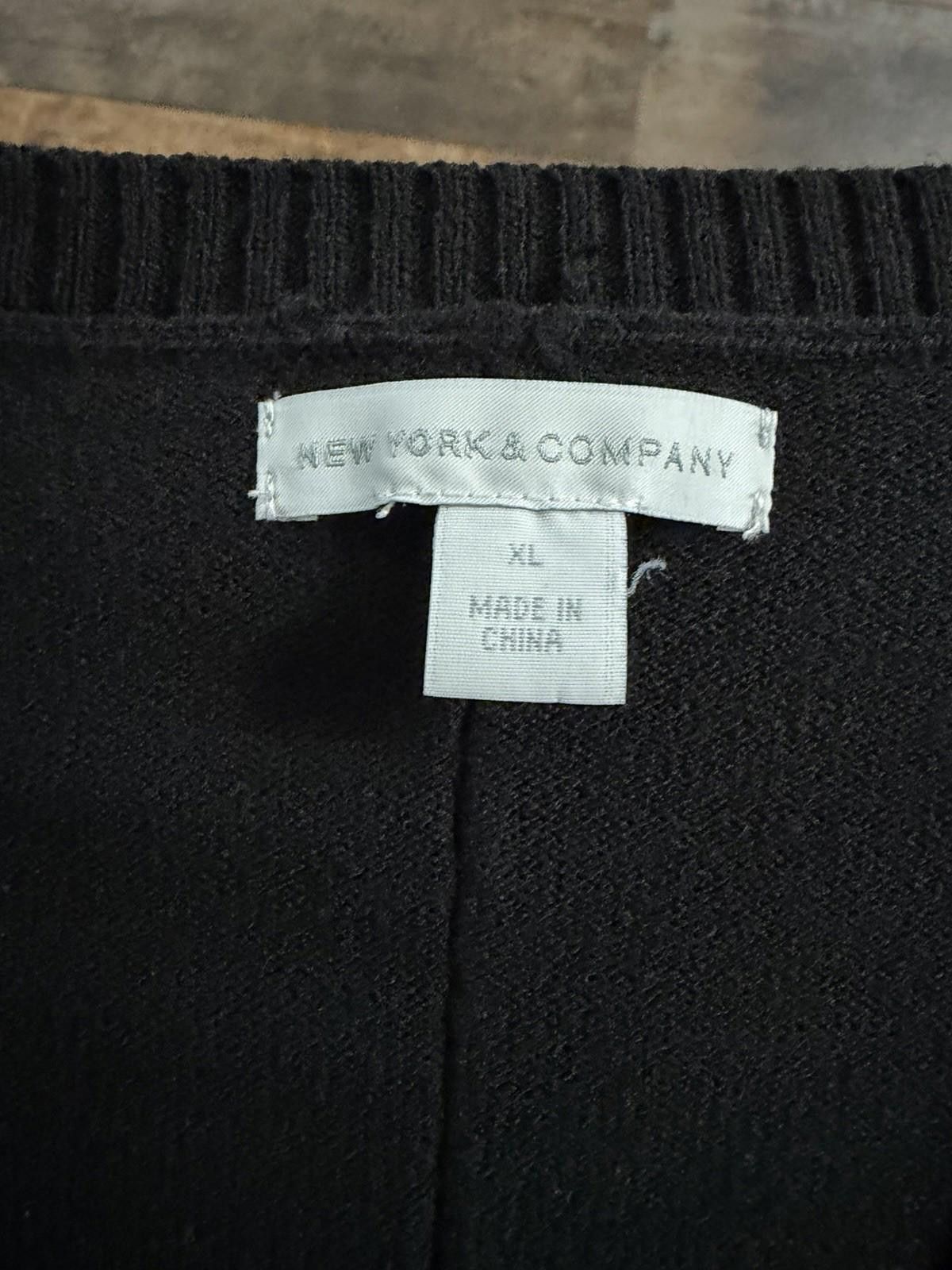 Other New York&Co ￼ Women’s Xl Black Sweater V-Neck Longer Sides Size XL / US 12-14 / IT 48-50 - 3 Thumbnail