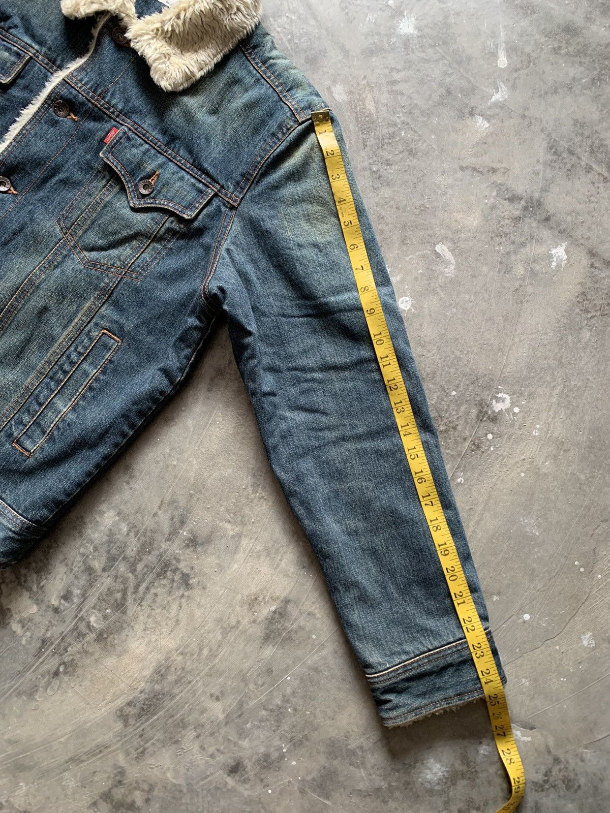 Levi's × Vintage Levi’s Denim Sherpa Lined Trucker Jacket Size US L / EU 52-54 / 3 - 12 Thumbnail