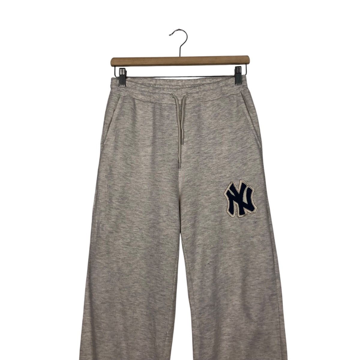 Japanese Brand 📌Vintage Jogger Pants MLB New York Big Logo Size US 26 / EU 42 - 5 Thumbnail