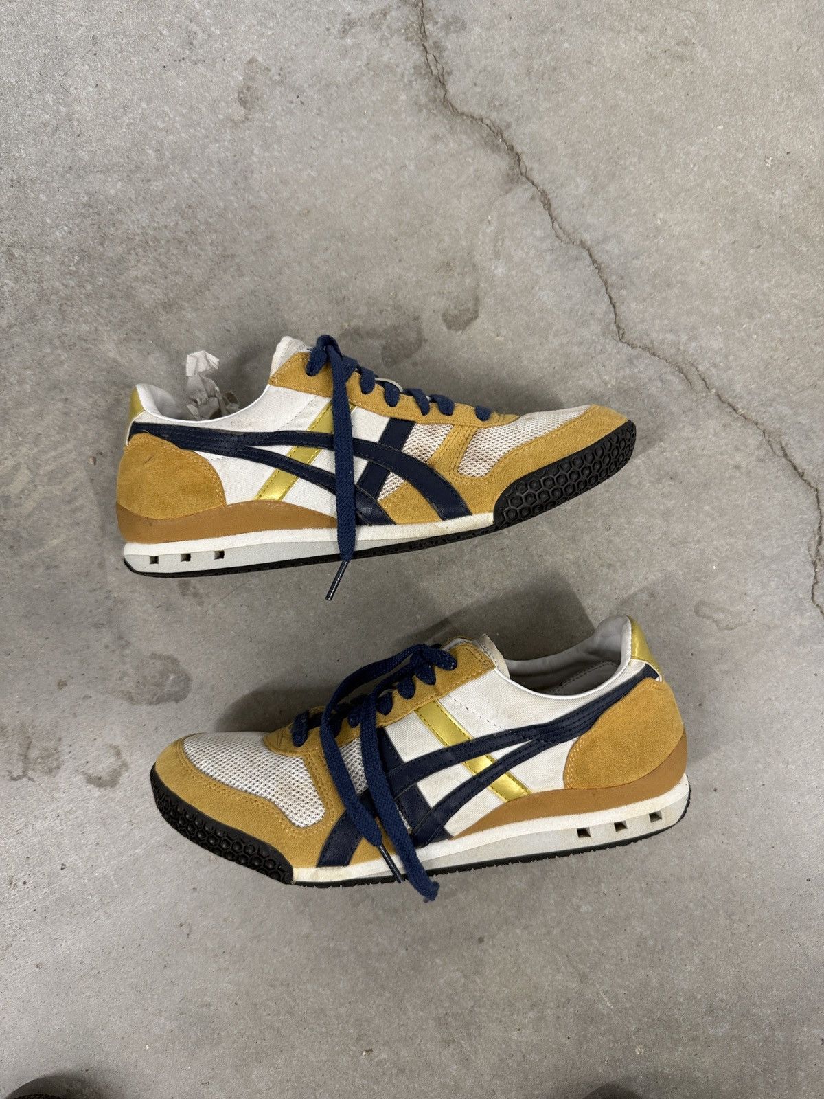 Onitsuka Tiger Onitsuka Tiger low top sneaker Size US 8 / EU 41 - 1 Thumbnail