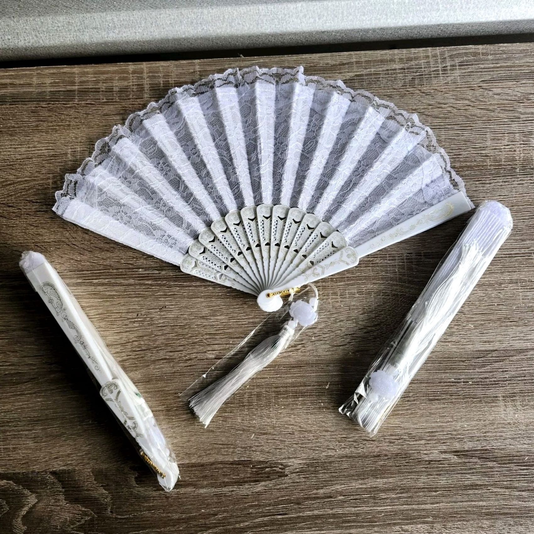 DANCER VINTAGE Hand Fan Plastic Abanico de Mano Bolsillo ole Dance White Floral Tassel LOT 3 Size ONE SIZE - 2 Thumbnail