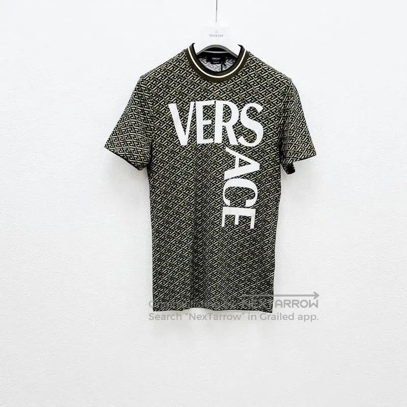 Versace Men's Short Sleeve T-Shirt in Green .