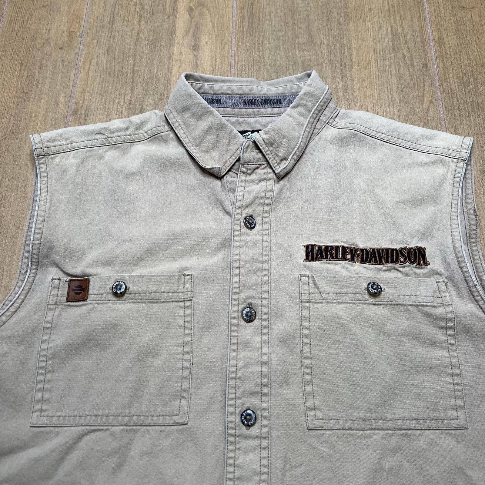 Harley Davidson Y2K HARLEY DAVIDSON Motor Sz M Sleeveless Button cream beige Size US M / EU 48-50 / 2 - 5 Thumbnail