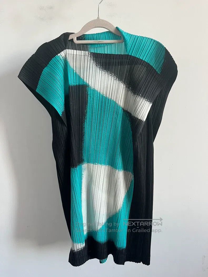 Issey Miyake Issey Miyake Blue Short Sleeve Top Size L / US 10 / IT 46 - 1 Thumbnail