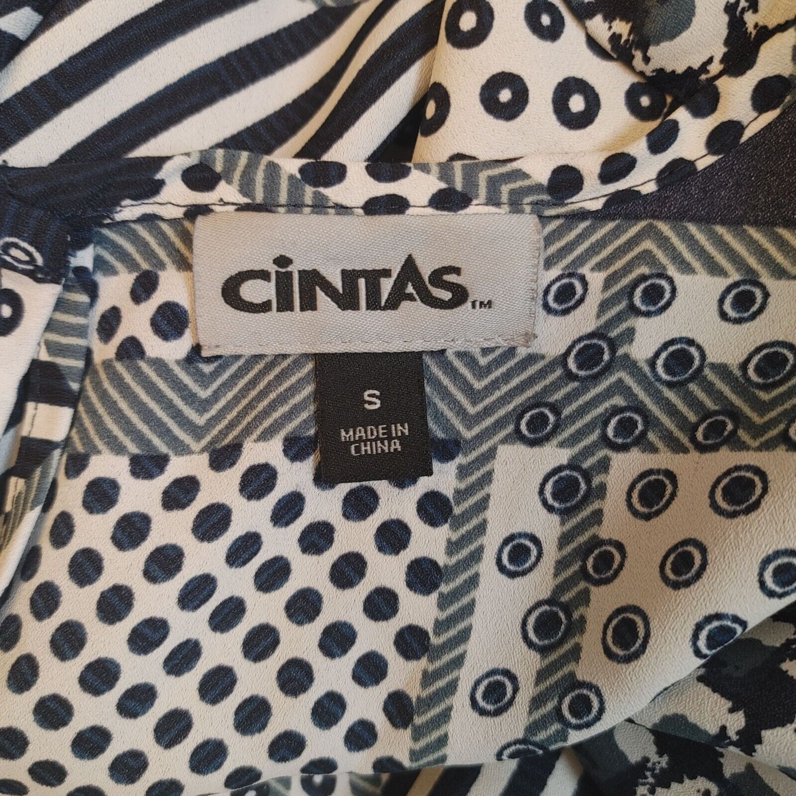 Cintas CintAs Women's Black/White Abstract Pattern T-shirt S Size S / US 4 / IT 40 - 3 Thumbnail