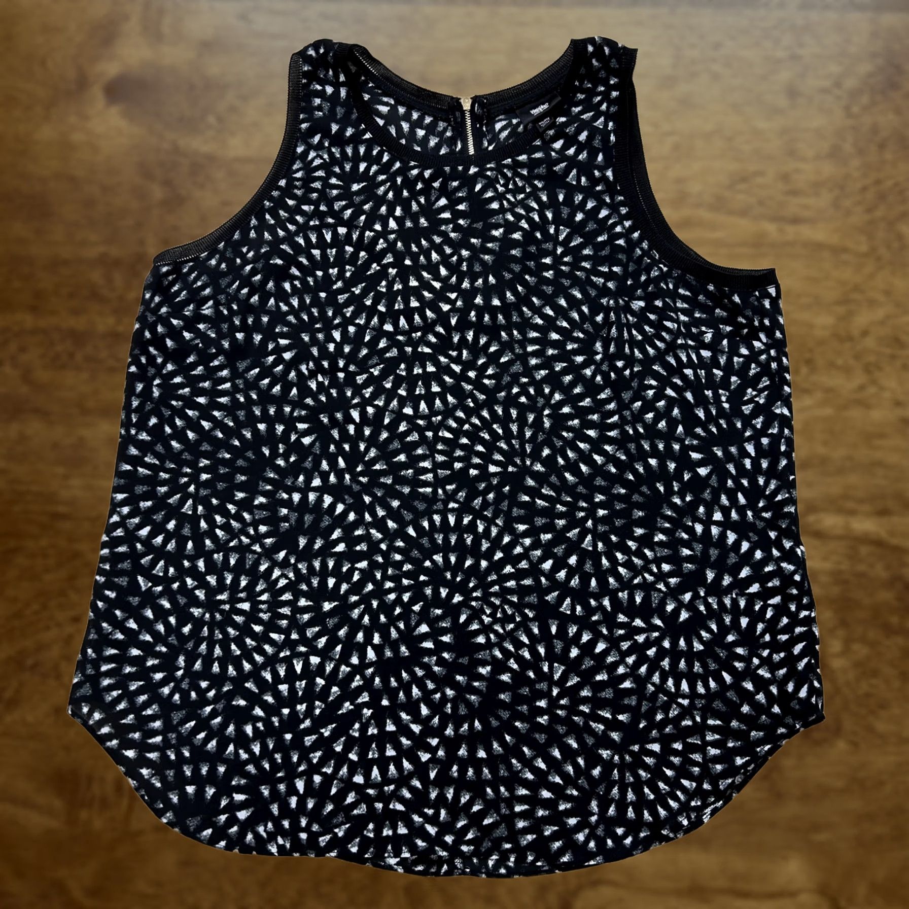 Mossimo Mossimo Tank Top Womens XXL Black Geometric Zip Back Sleeveless Blouse Size XXL / US 16-18 / IT 52-54 - 1 Thumbnail