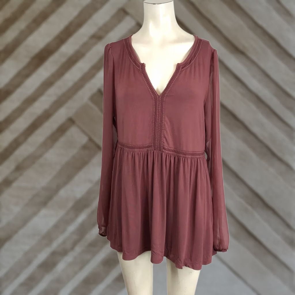 Torrid Torrid Super Soft Knit Peplum Tunic Top Dusty Rose Lace V-Neck Long Sleeve Women 1 Size XS / US 0-2 / IT 36-38 - 1 Thumbnail