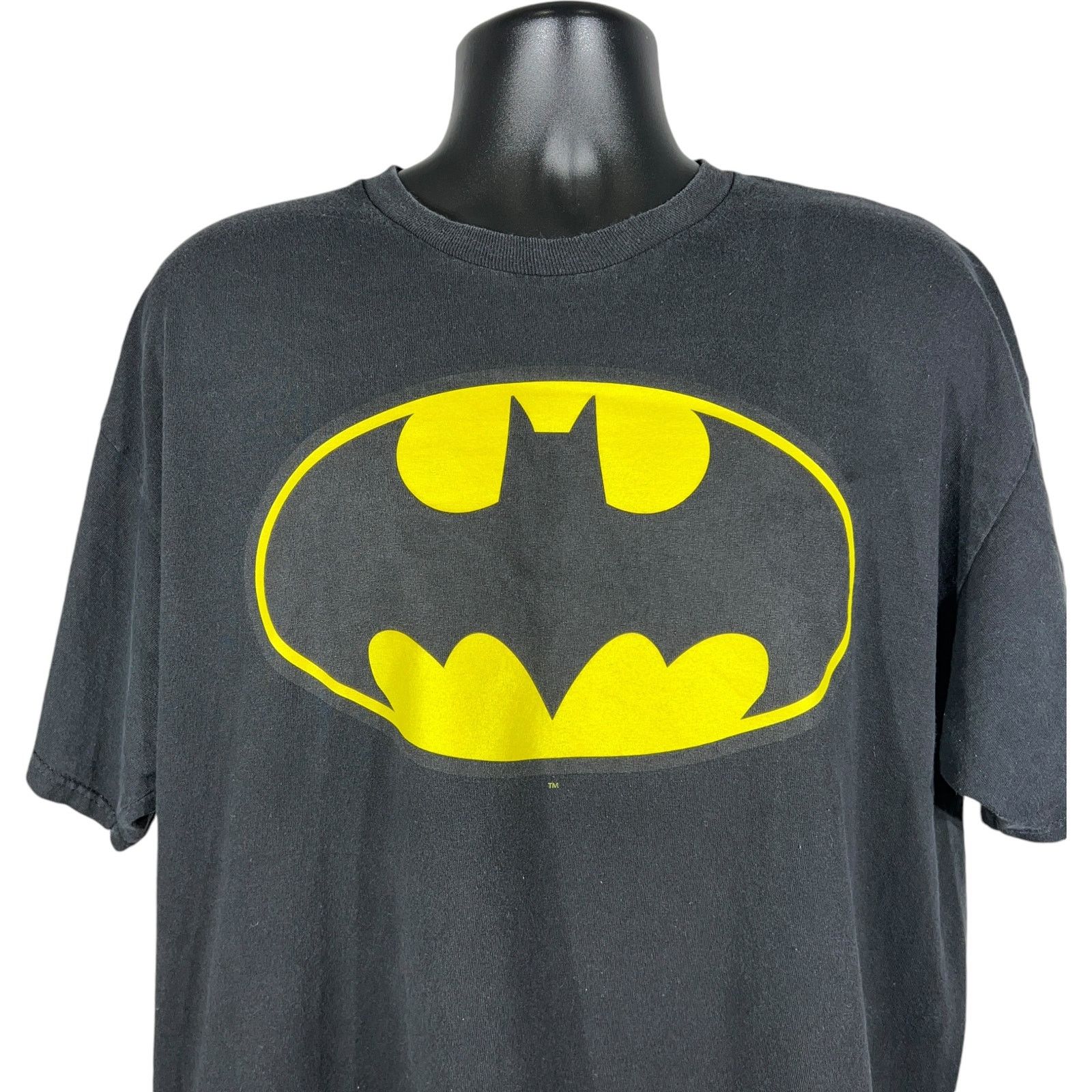 DC Comics Batman Chest Logo Tee Size US XL / EU 56 / 4 - 2 Thumbnail