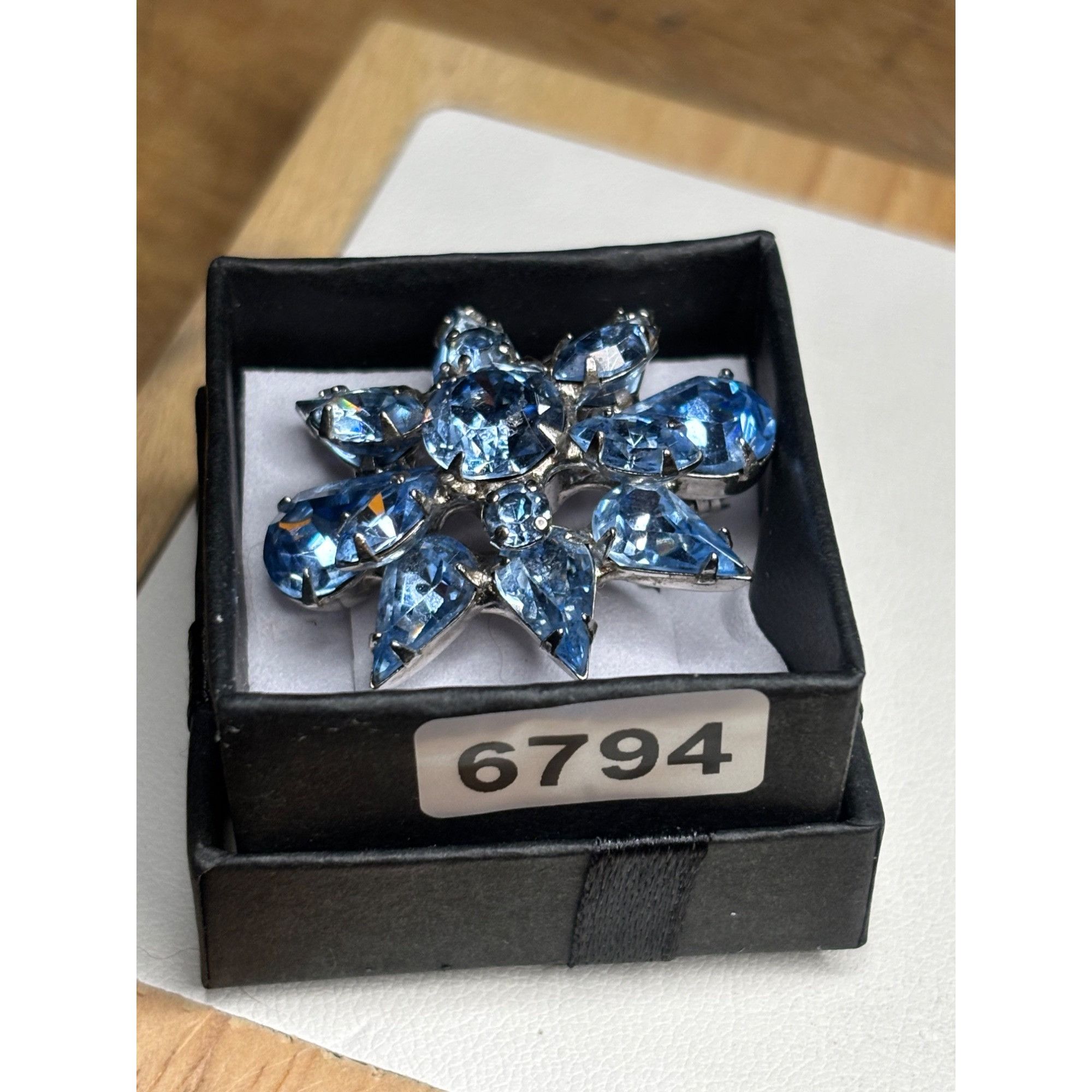 & Other Stories Vintage Blue Rhinestone Snowflake Brooch Size ONE SIZE - 2 Thumbnail