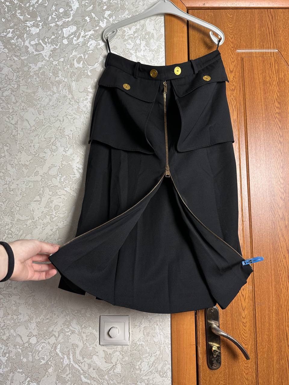 Alexander McQueen Alexander McQueen Skirt with Front Zip and Pocket Details Size 32" / US 10 / IT 46 - 7 Thumbnail