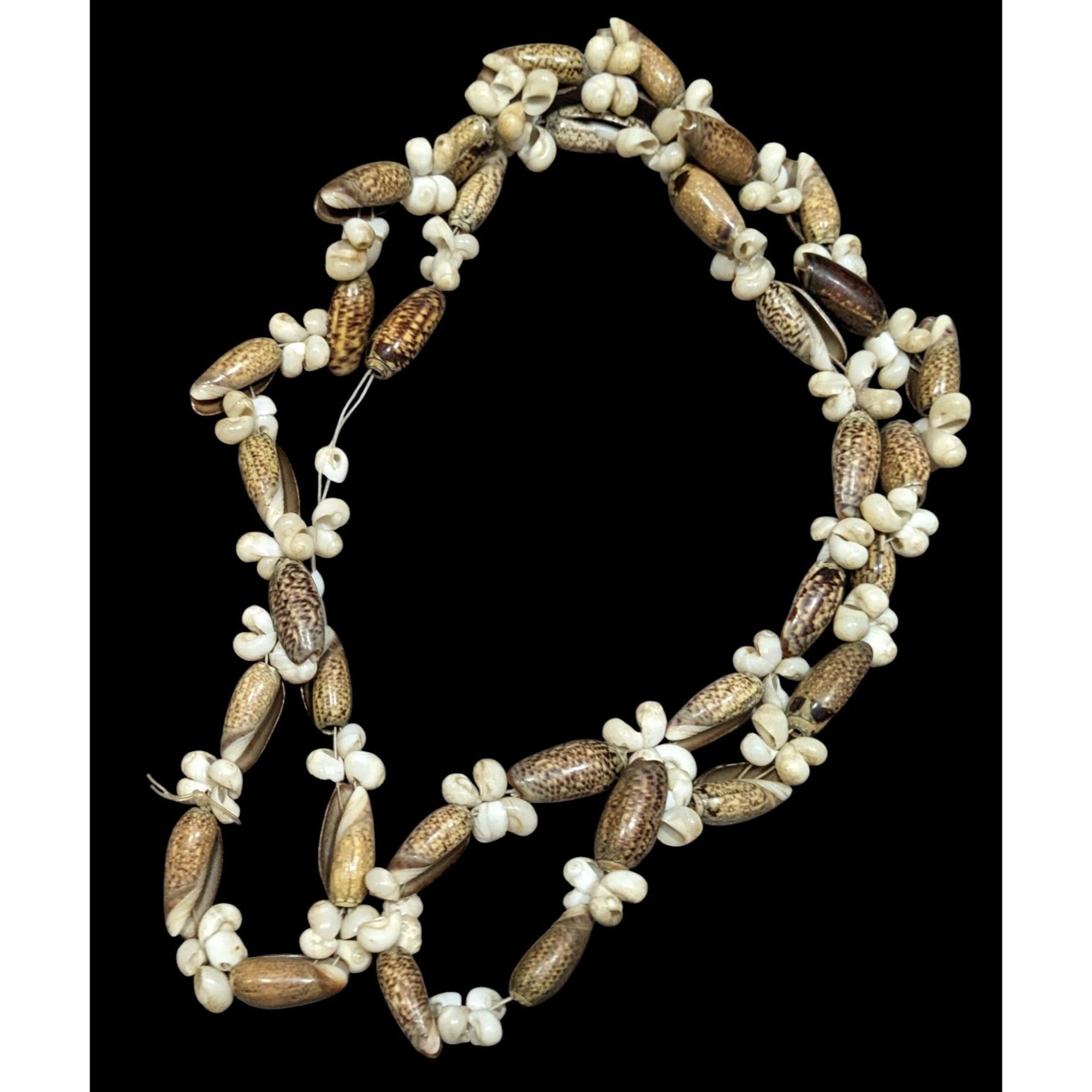 Other Beachy Mermaidcore Tan And Cream Multi Shell Necklace Size ONE SIZE - 1 Thumbnail