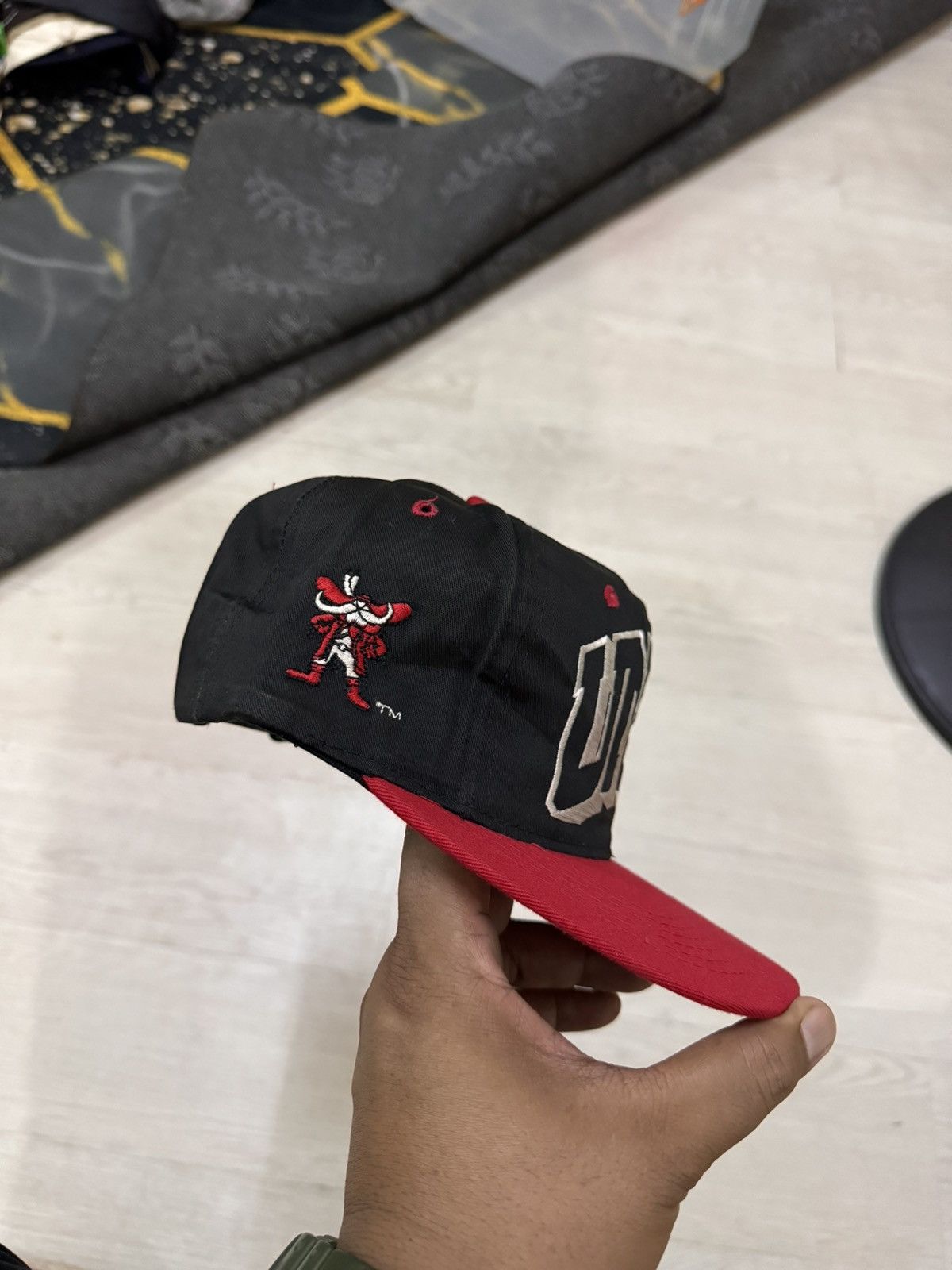 NBA University of Nevada Las Vegas Rebels Embroidered Snapback Size ONE SIZE - 3 Thumbnail