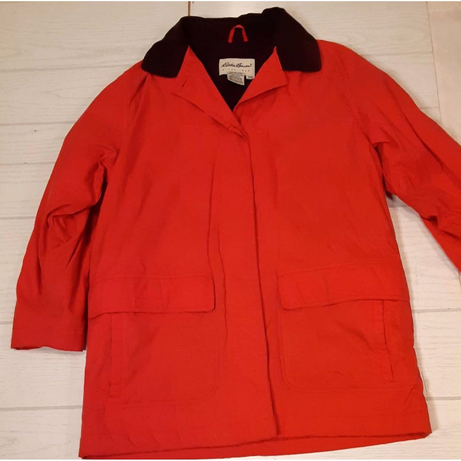 Eddie Bauer VINTAGE Eddie Bauer Coat Barn style Outdoor Nylon Full Zip Quilted Women S Red Womens Size S / US 4 / IT 40 - 2 Thumbnail