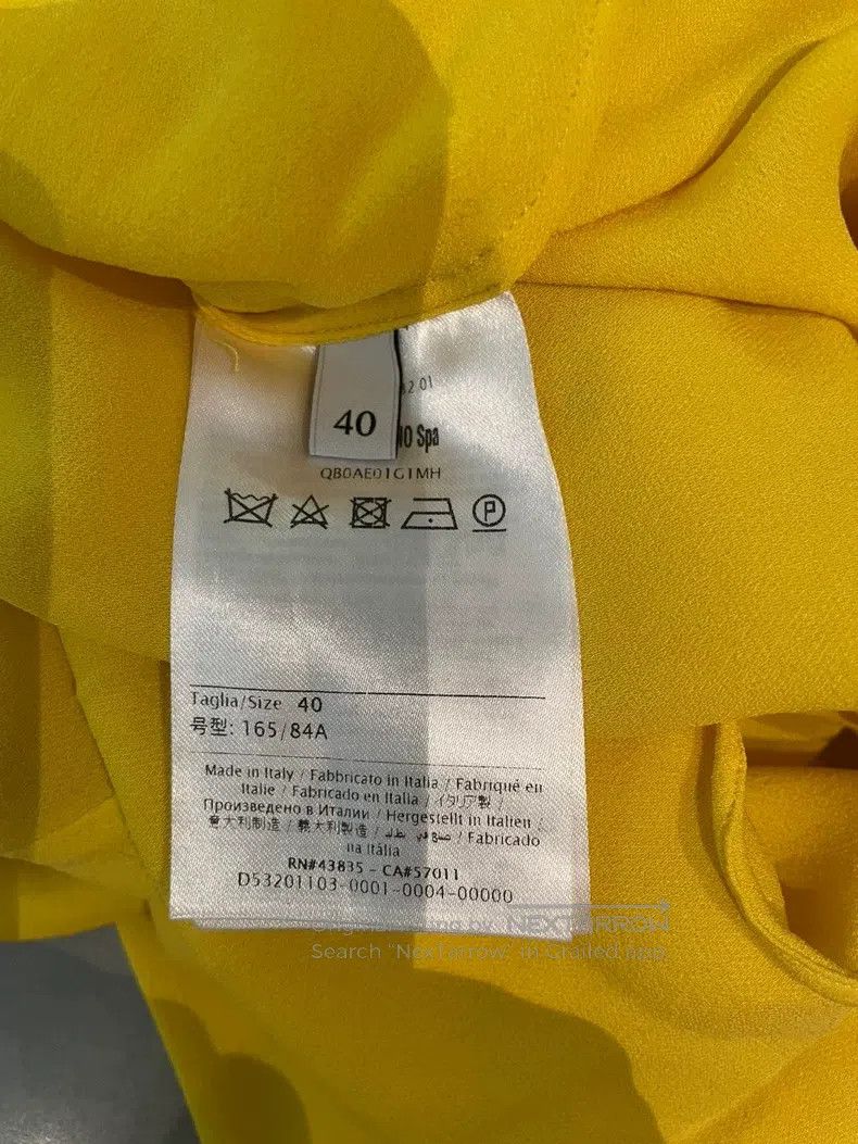 Valentino Valentino Lemon yellow base layer Size S / US 4 / IT 40 - 6 Thumbnail