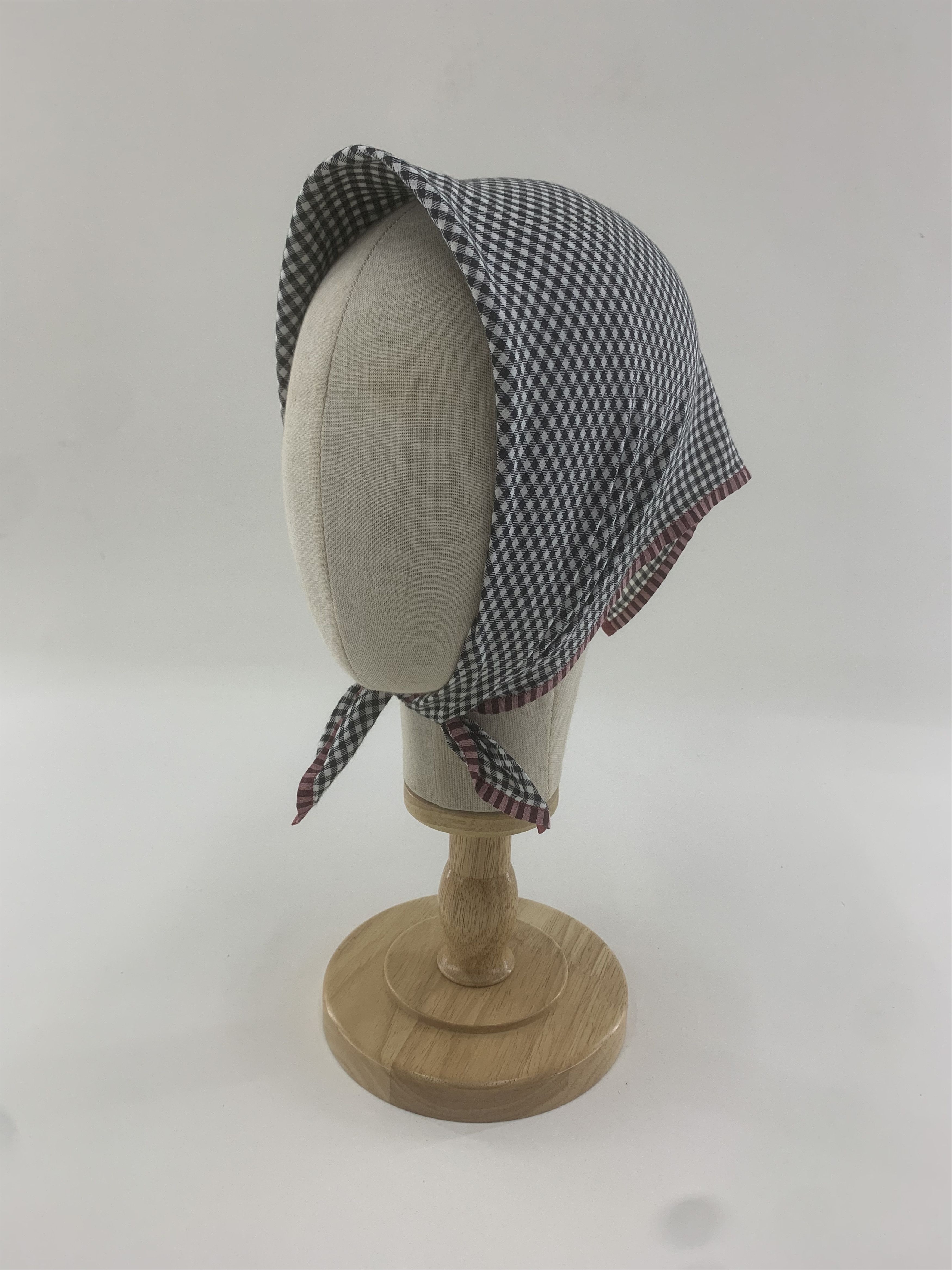 Burberry Burberry Handkerchief Bandana Neckerchief TB3430 Size ONE SIZE - 1 Thumbnail