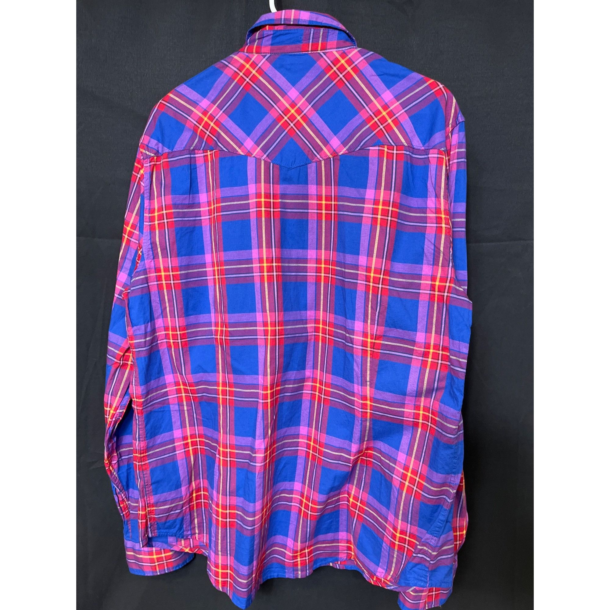 Guess Guess SKU 7659 Mens Long Sleeve Pink and Blue Plaid Button U Size US XL / EU 56 / 4 - 2 Thumbnail