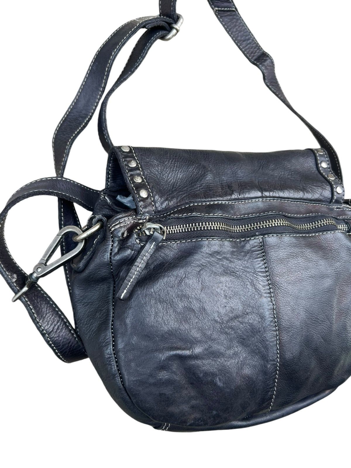 CLOSED Vintage CLOSED Discoloured Patina Leather Studded Bag Sling Size ONE SIZE - 12 Thumbnail