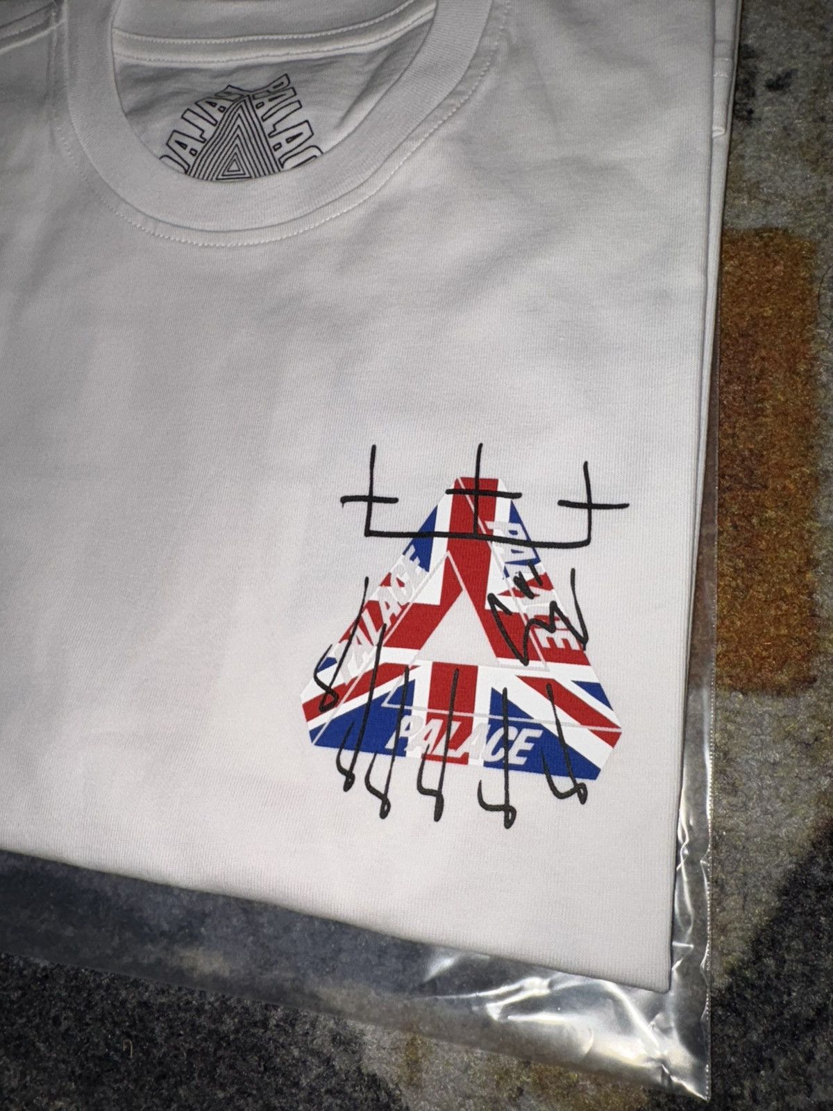 Palace Palace King Tri United Kingdom T-Shirt Size US S / EU 44-46 / 1 - 3 Thumbnail