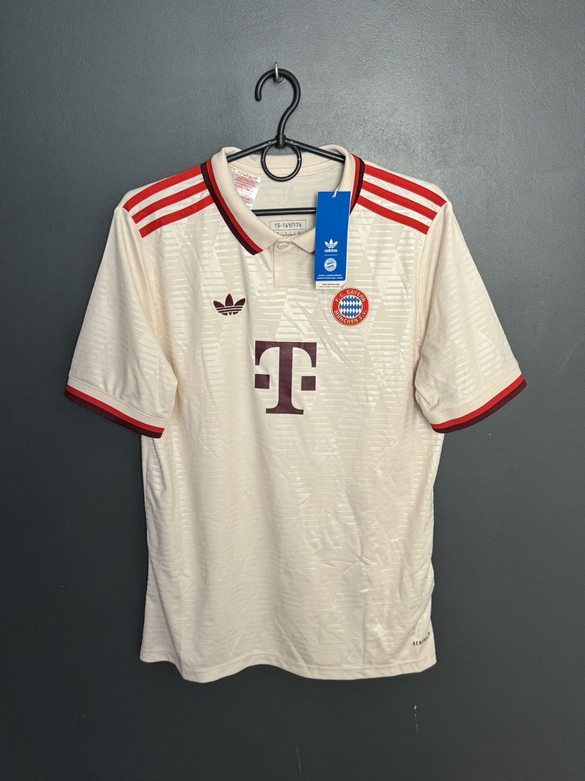 Adidas KIDS New Bayern Munchen 24/25 Third Kane Football Jersey Size US S / EU 44-46 / 1 - 2 Thumbnail