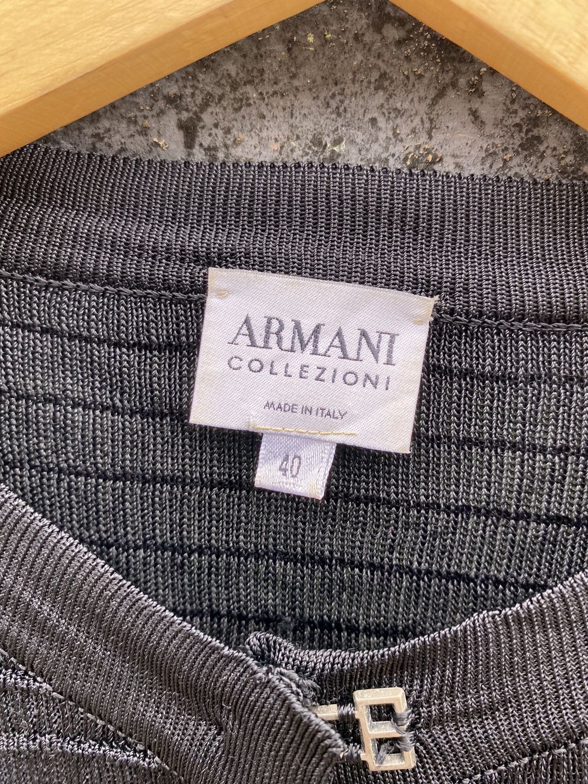 Armani Collezioni Vintage Armani Collezioni Made in Italy Ribbed Knit Cardigan Size S / US 4 / IT 40 - 9 Thumbnail