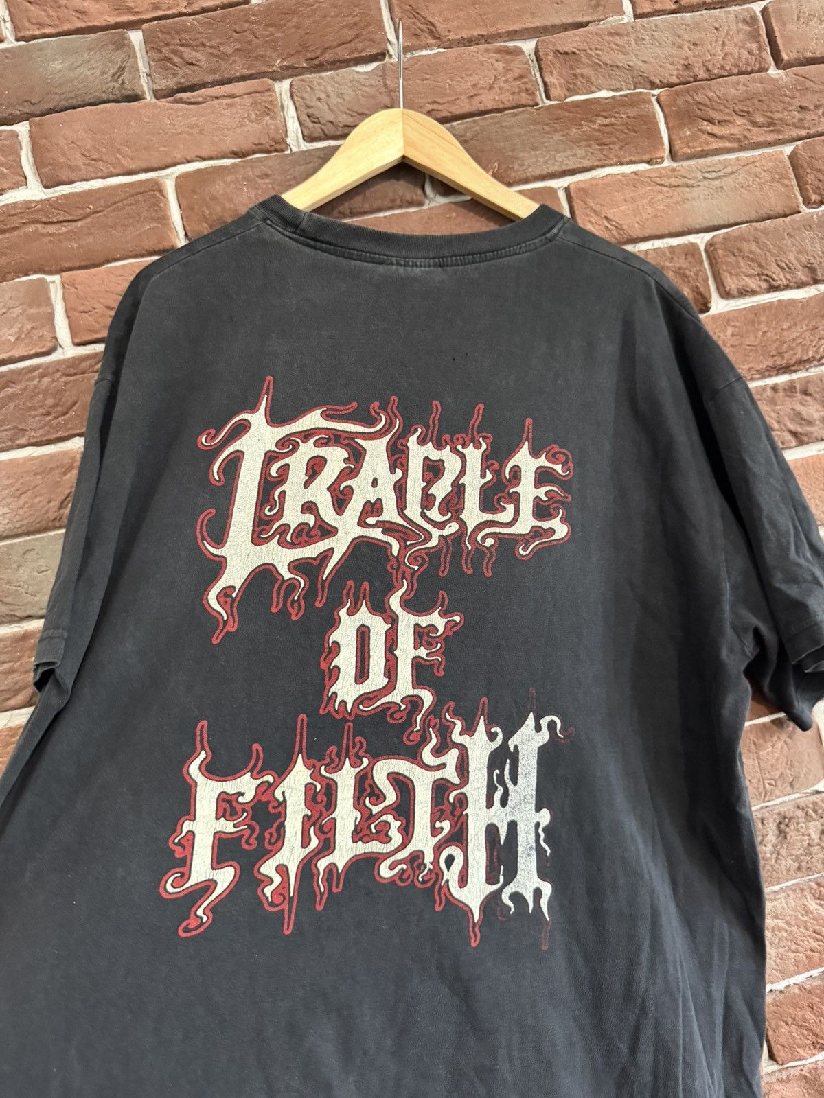 Band Tees Rate Vintage 90s Cradle Of Filth Dani Filth Band T-shirt Size US XL / EU 56 / 4 - 10 Thumbnail