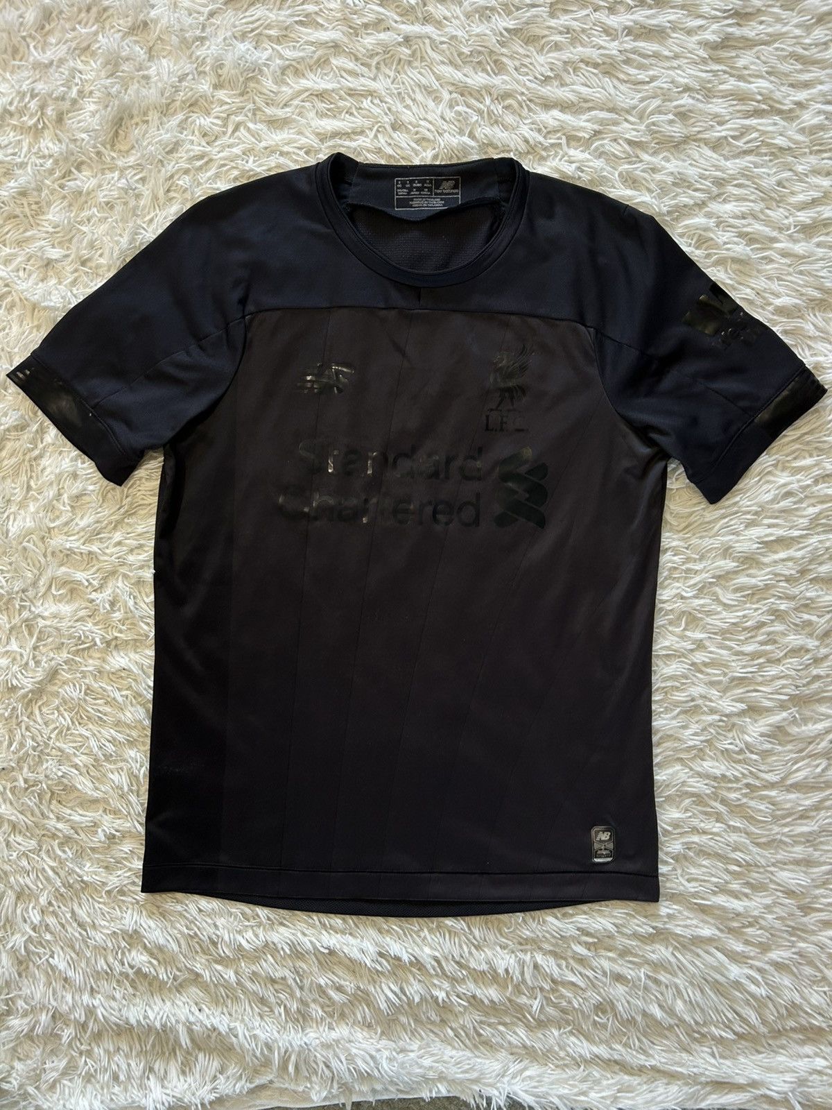 New Balance Liverpool FC 2019/2020 Rare Blackout Football Soccer Jersey Size US S / EU 44-46 / 1 - 3 Thumbnail