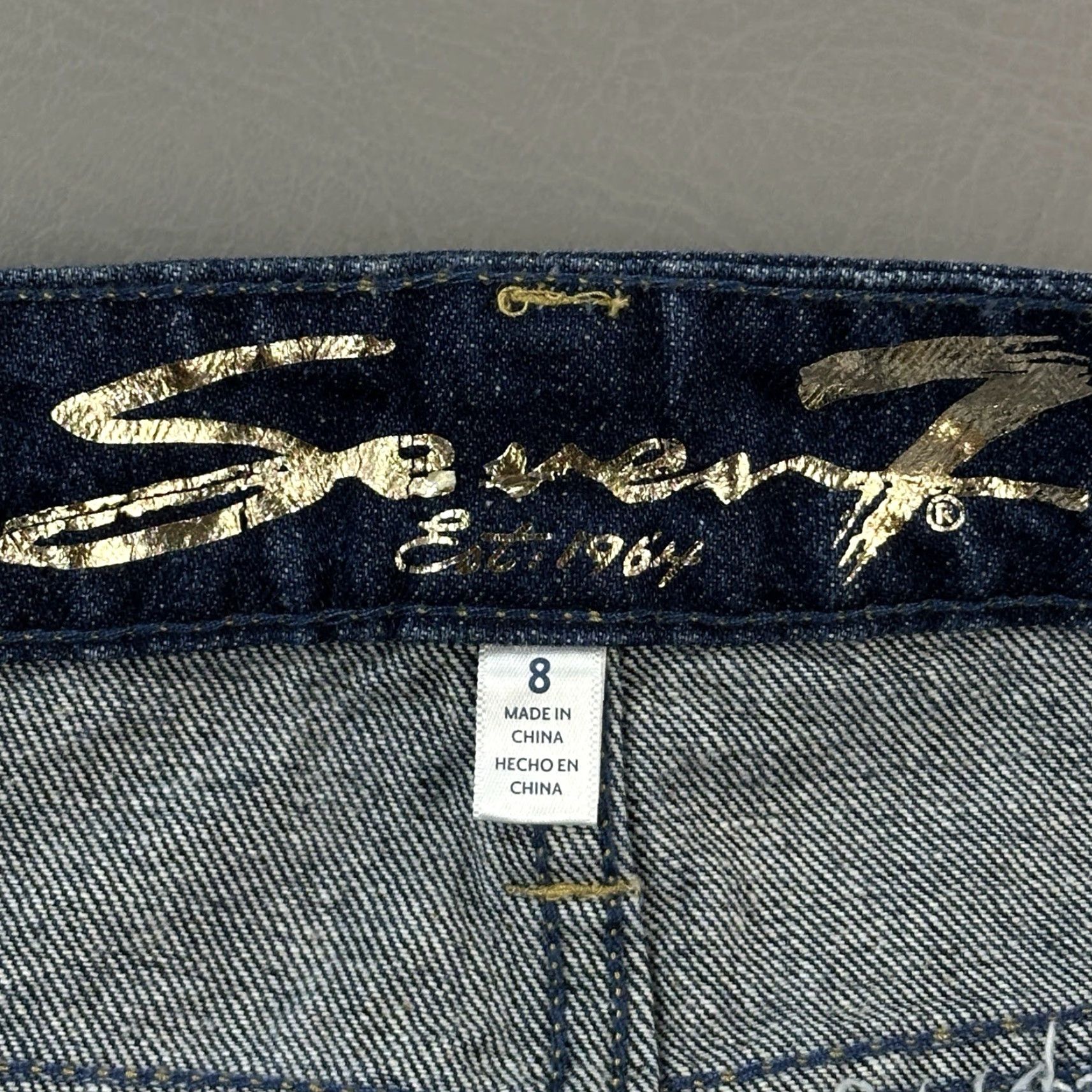 Vintage Seven7 Weekend Shorts Women’s 8 Dark Wash Fray Hem Distressed Outdoor NWT Size 30" / US 8 / IT 44 - 5 Thumbnail