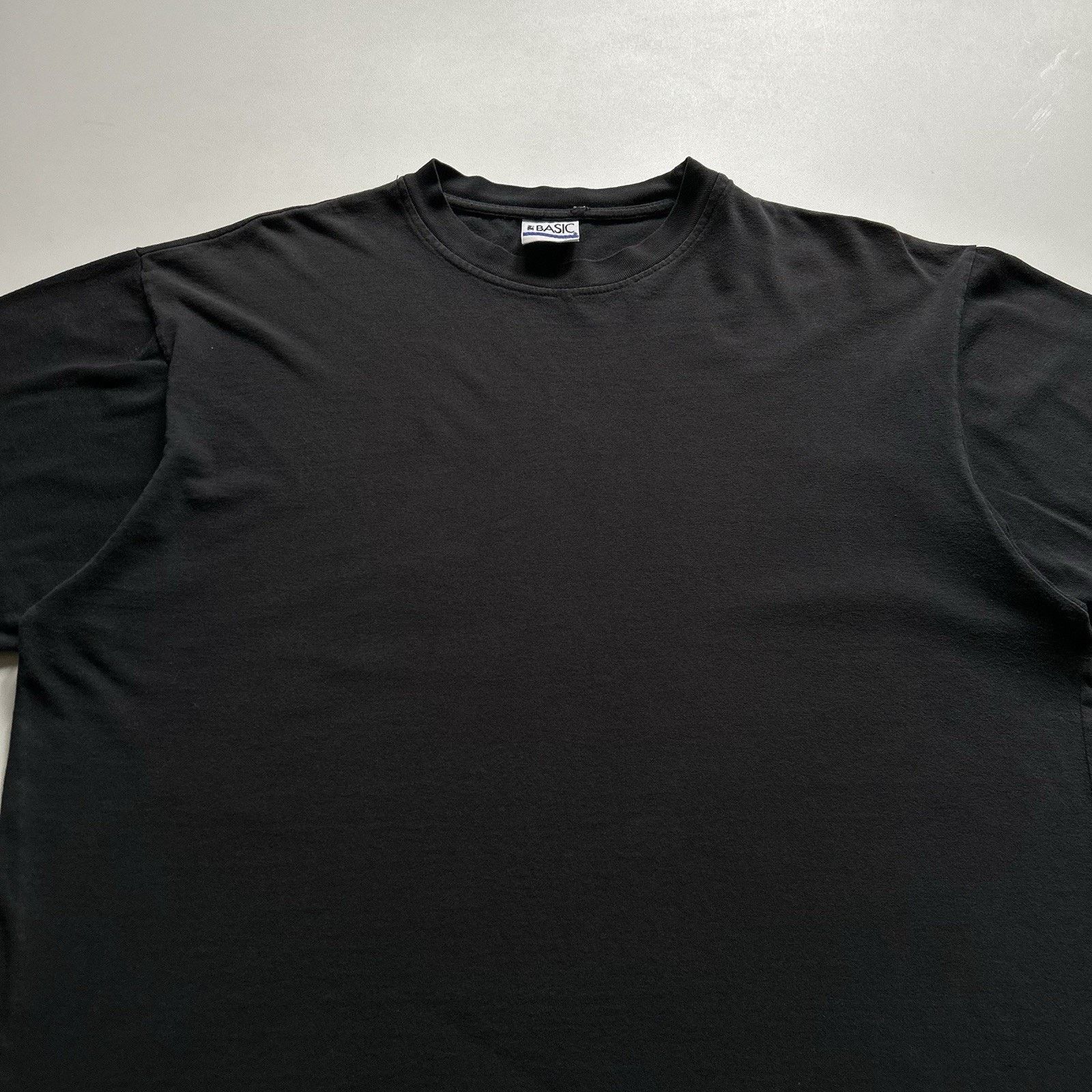 Vintage Vintage Sun Faded Black Blank T Shirt Large Boxy Y2K Basic Size US L / EU 52-54 / 3 - 2 Thumbnail