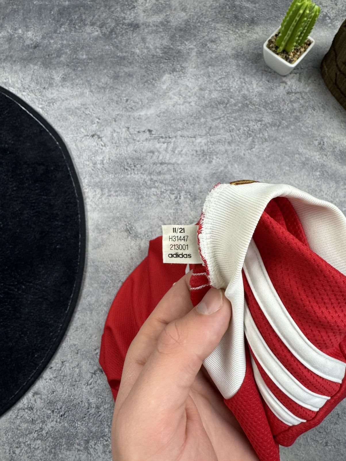 Adidas MANCHESTER UNITED 2021-2022 HOME FOOTBALL JERSEY ADIDAS Size US S / EU 44-46 / 1 - 14 Thumbnail