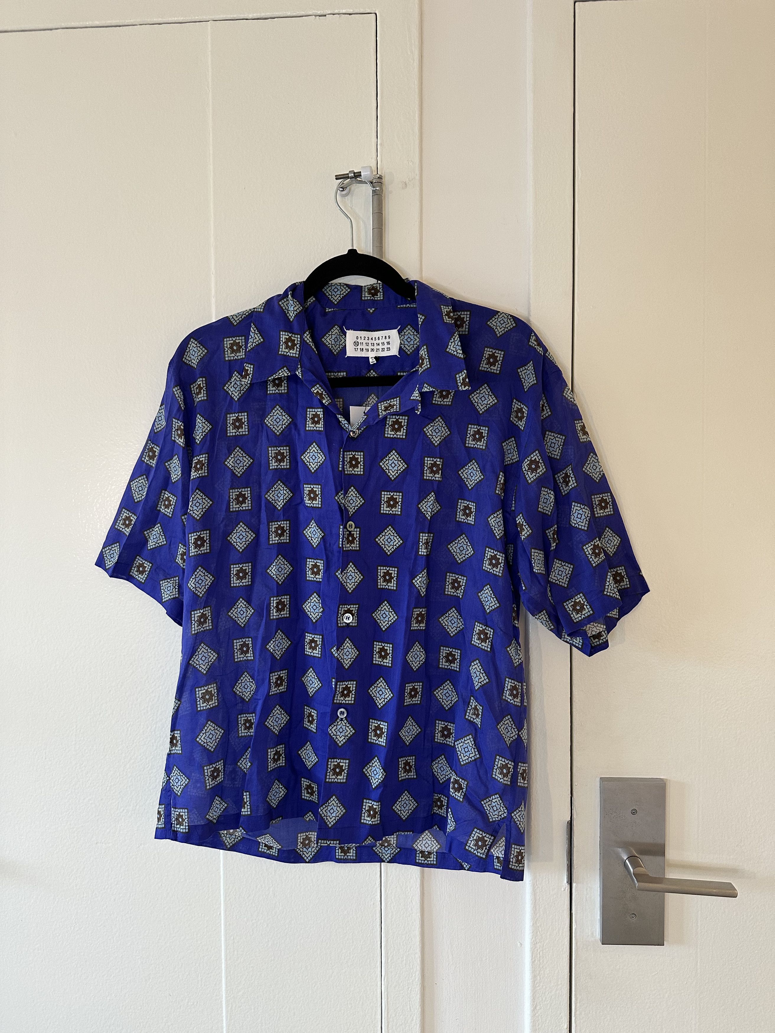 Maison Margiela Maison Margiela Abstract Pattern Camp Collar Shirt Size US S / EU 44-46 / 1 - 1 Thumbnail
