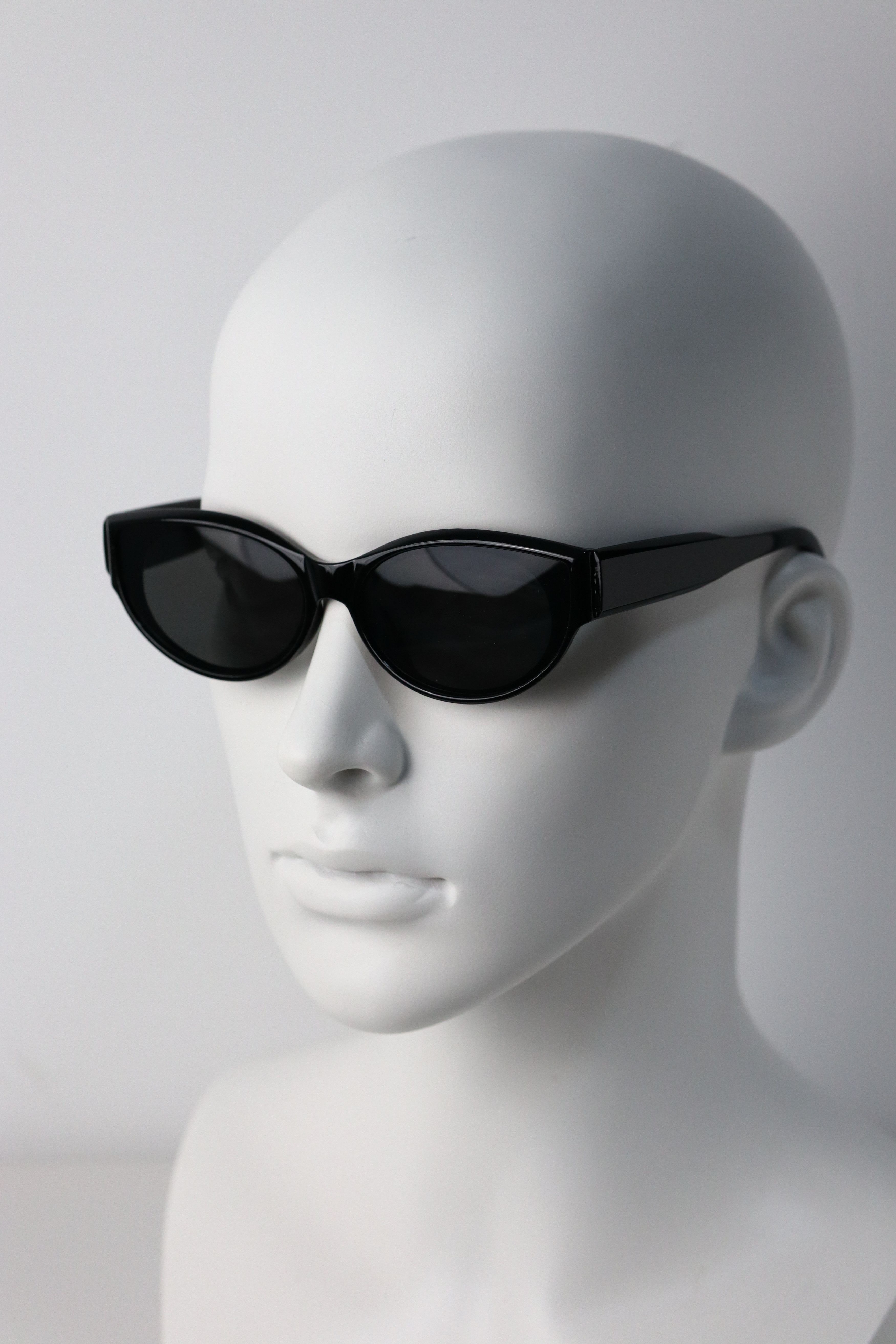 Japanese Brand Y2k Avant Garde Futuristic Black Sunglasses Unisex OS Size ONE SIZE - 6 Thumbnail