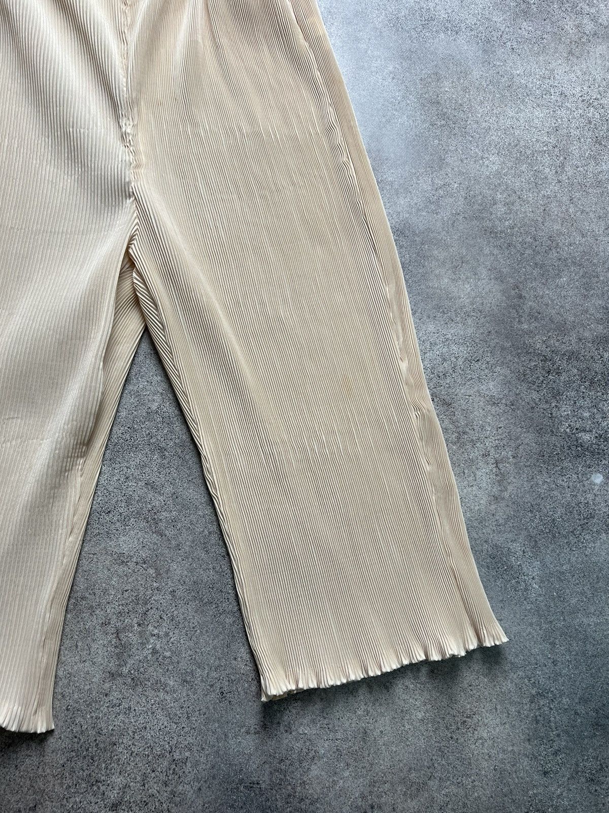 Issey Miyake × Japanese Brand × Vintage Vintage Japanese pleated plisse cropped pants issey style Size US 32 / EU 48 - 3 Thumbnail