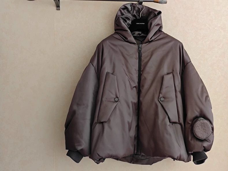 Louis Vuitton Louis Vuitton 23fw show silver baseball jacket 2501-Nextarr Size US M / EU 48-50 / 2 - 2 Thumbnail