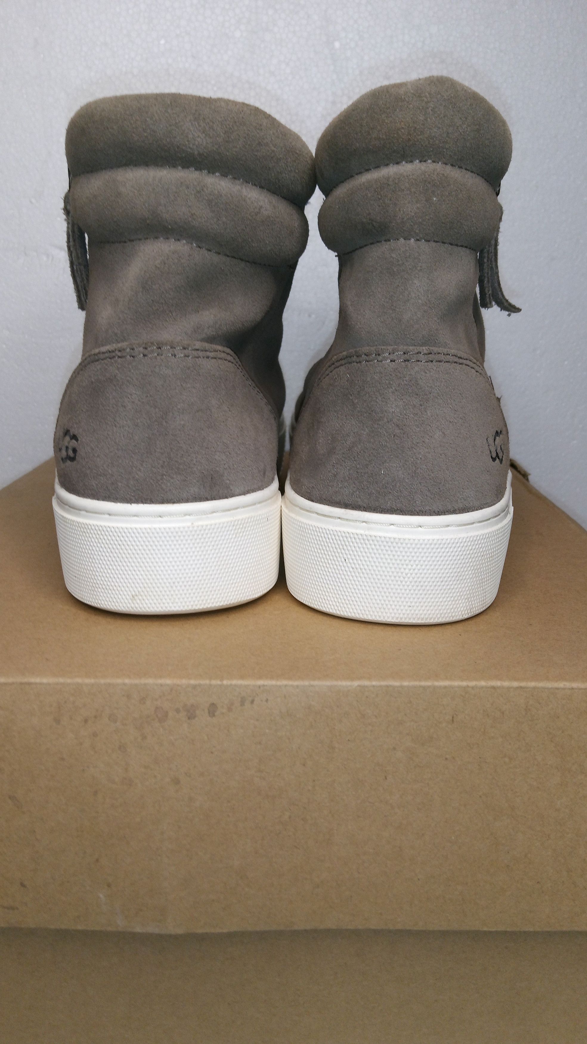 Ugg UGG Australia Olli Suede Leather Gray High Top Sneaker Size US 9.5 / IT 39.5 - 7 Thumbnail