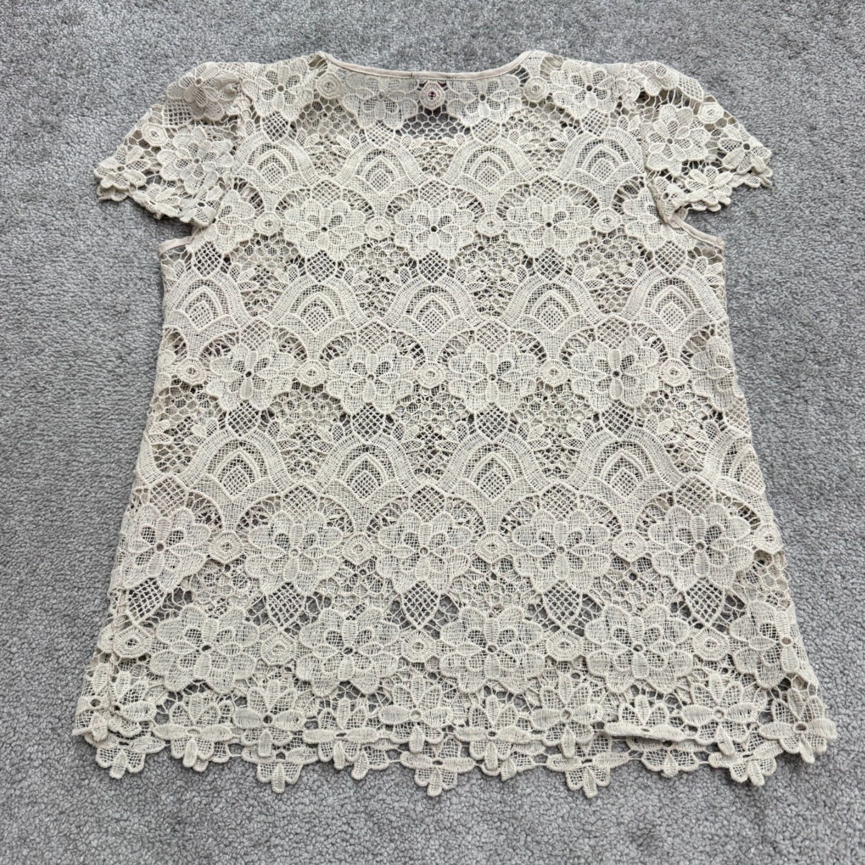 Vince Camuto Vince Camuto Blouse Womens XS Short Sleeve Lace Embroidered Floral Casual Boho Summer Beige Size XS / US 0-2 / IT 36-38 - 2 Thumbnail