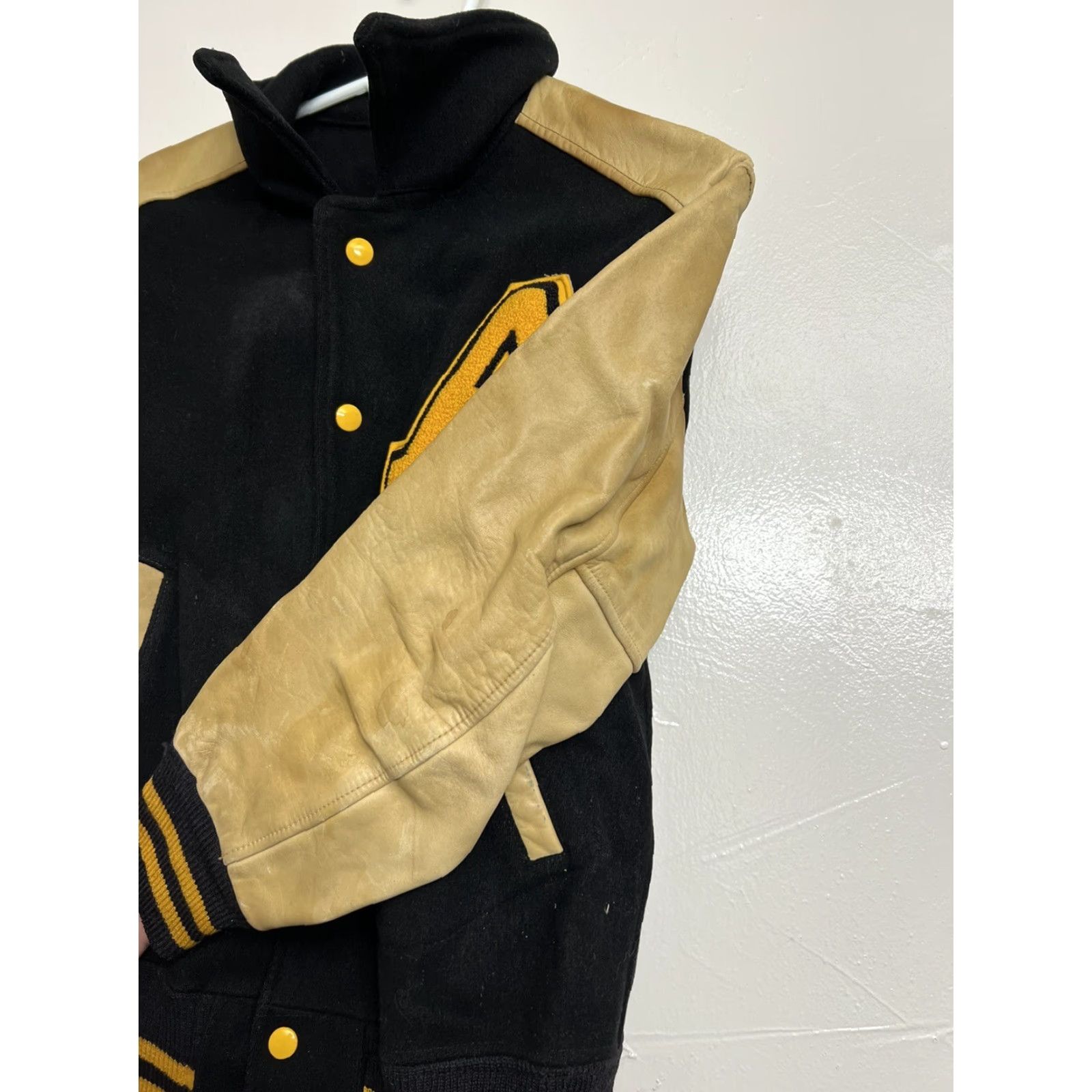 Vintage VINTAGE Holts Letterman Jacket Sz 40 Black Gold Leather School Retro 50s Jock Sz S Mens Size US S / EU 44-46 / 1 - 7 Thumbnail