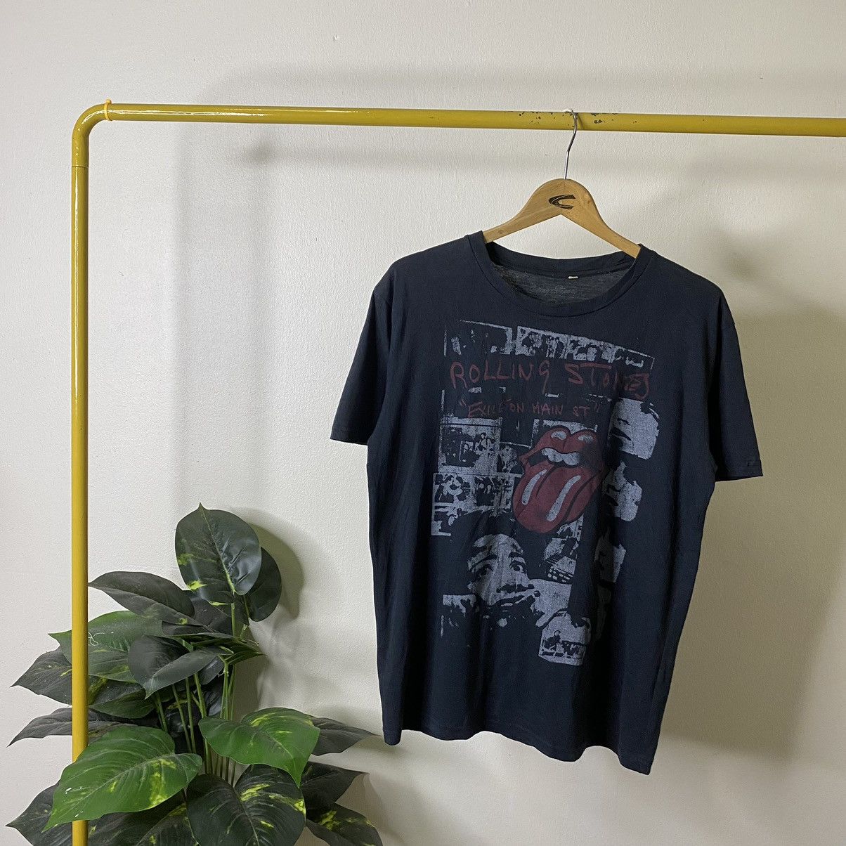 The Rolling Stones Vintage Y2K The Rolling Stones Official Reissue Band Tee Size US M / EU 48-50 / 2 - 1 Thumbnail